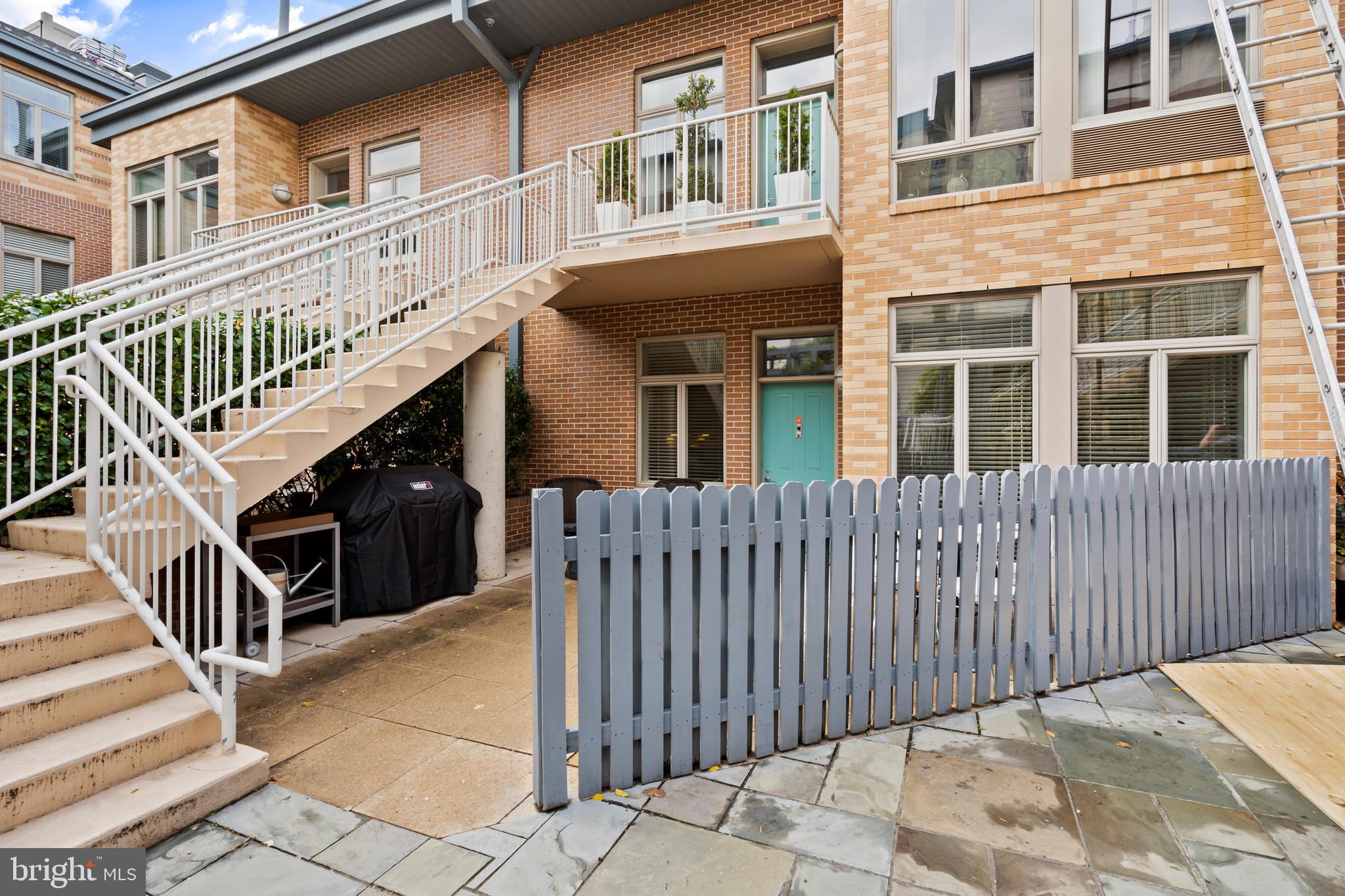 1900 HAMILTON STREET C6