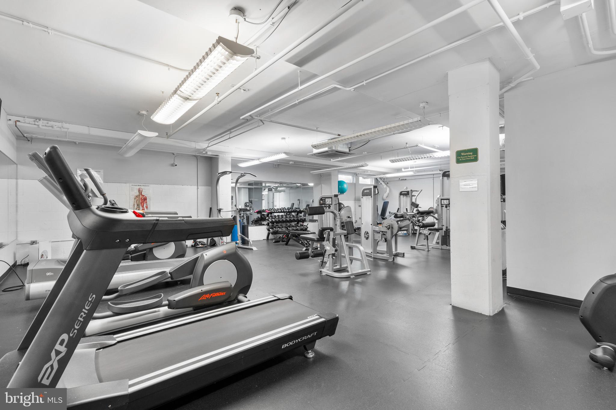 1900 HAMILTON STREET C6