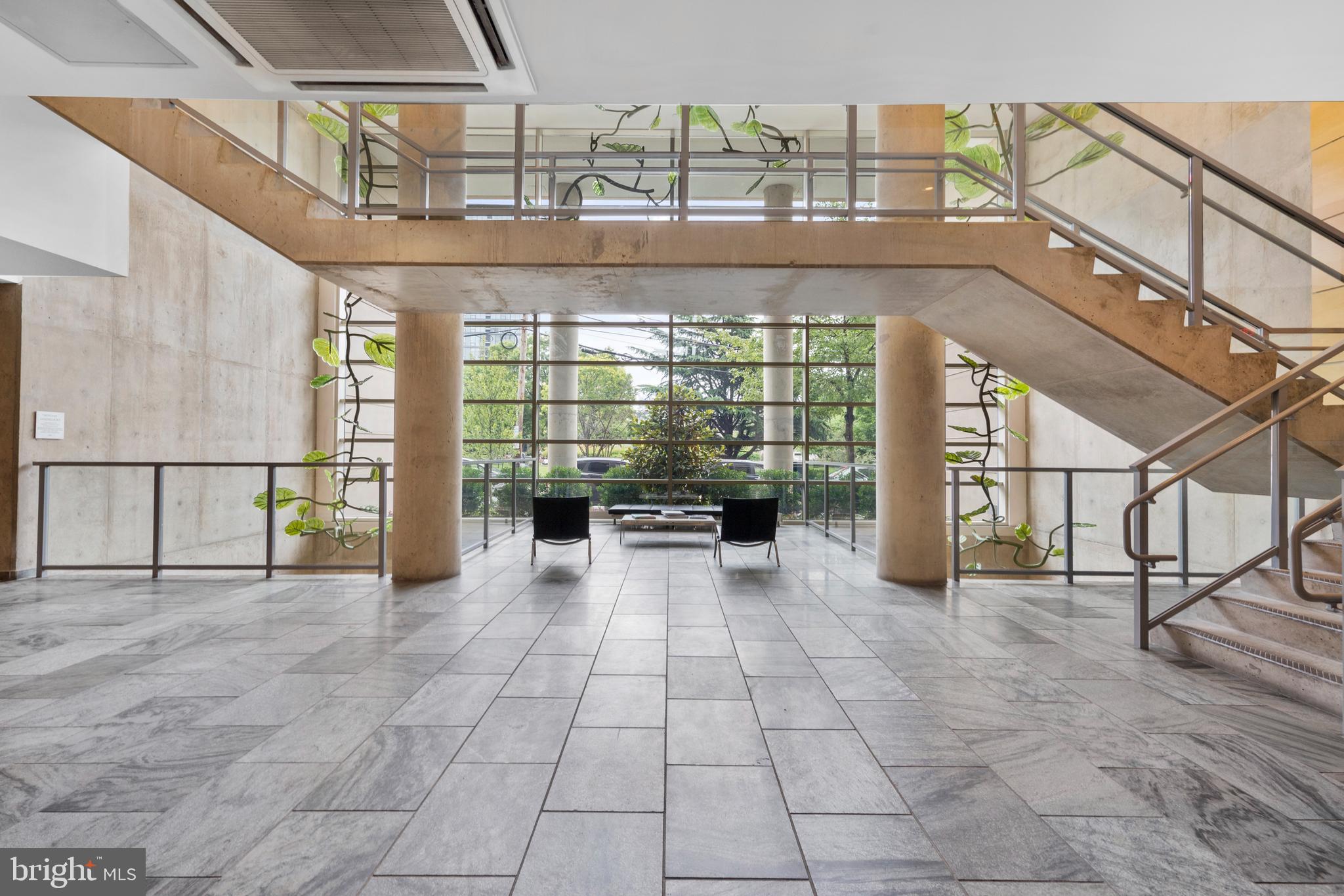 1900 HAMILTON STREET C6