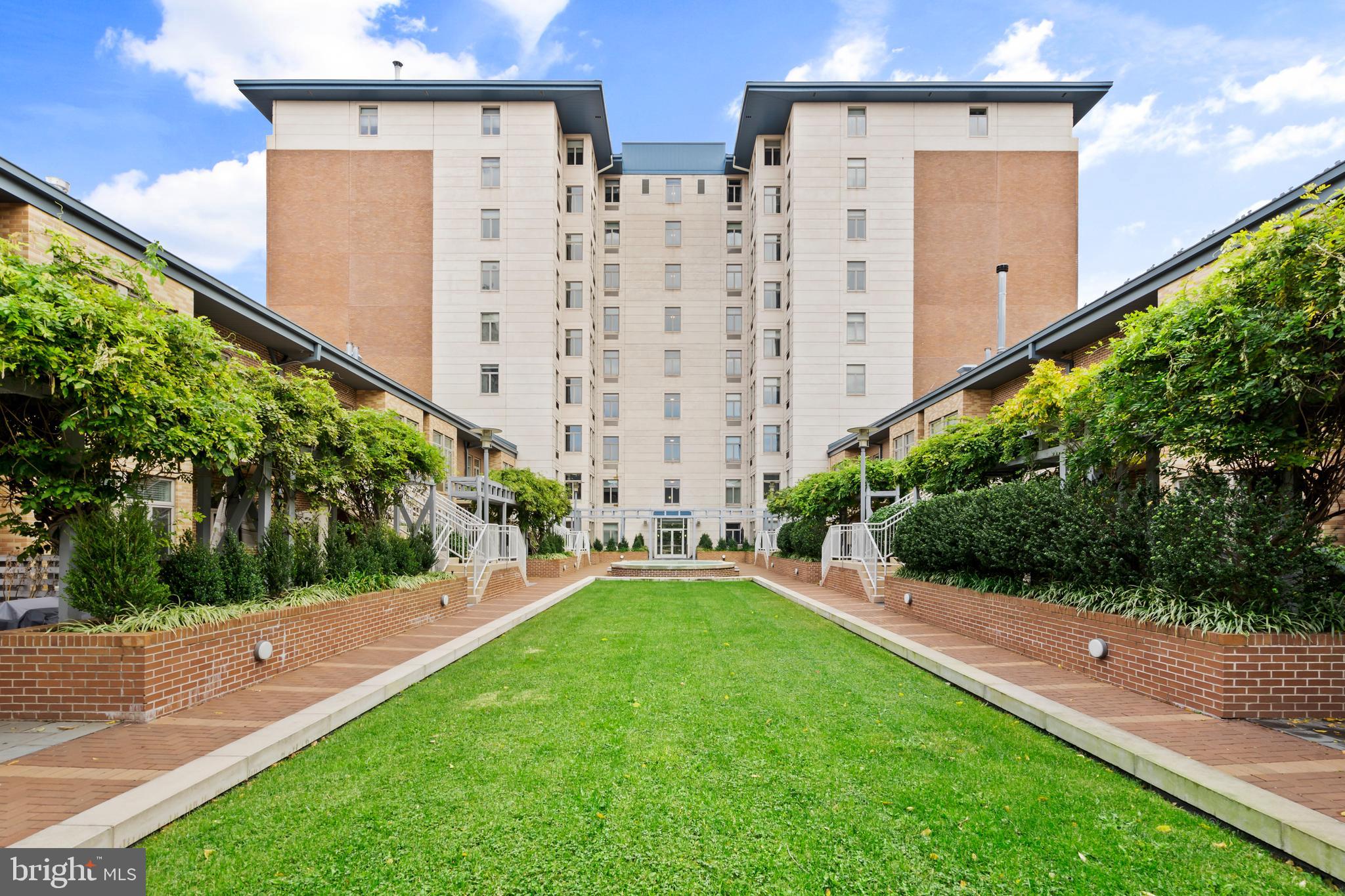 1900 HAMILTON STREET C6