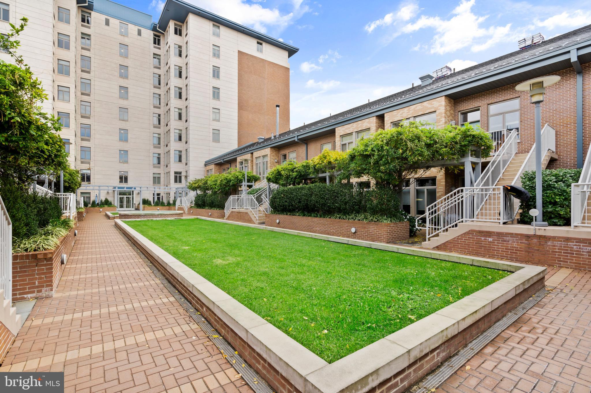 1900 HAMILTON STREET C6