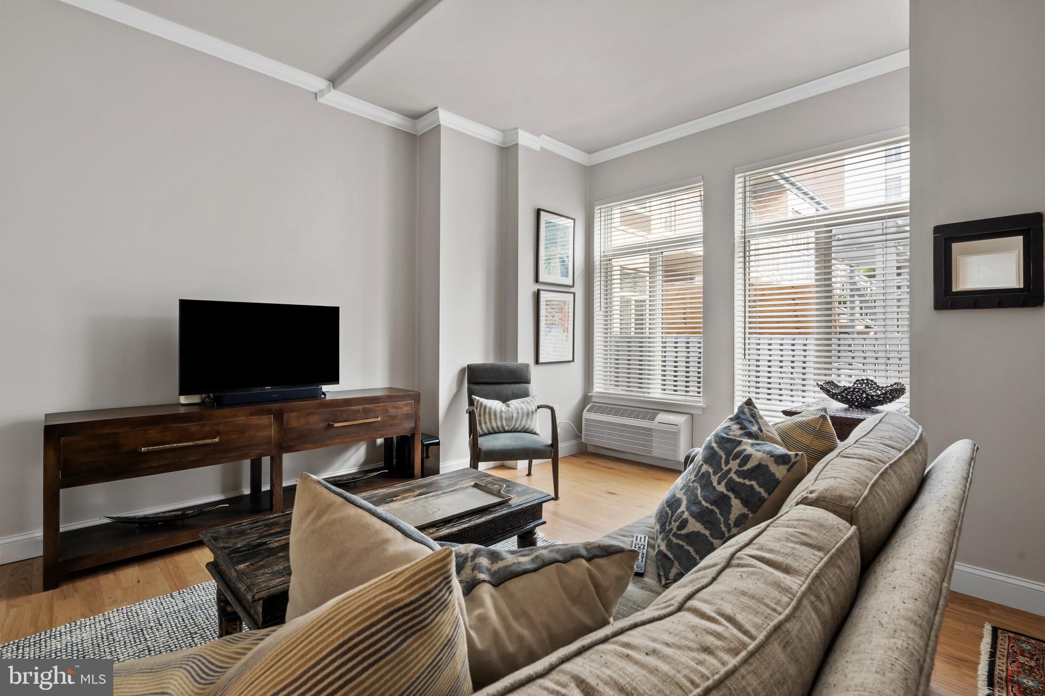 1900 HAMILTON STREET C6