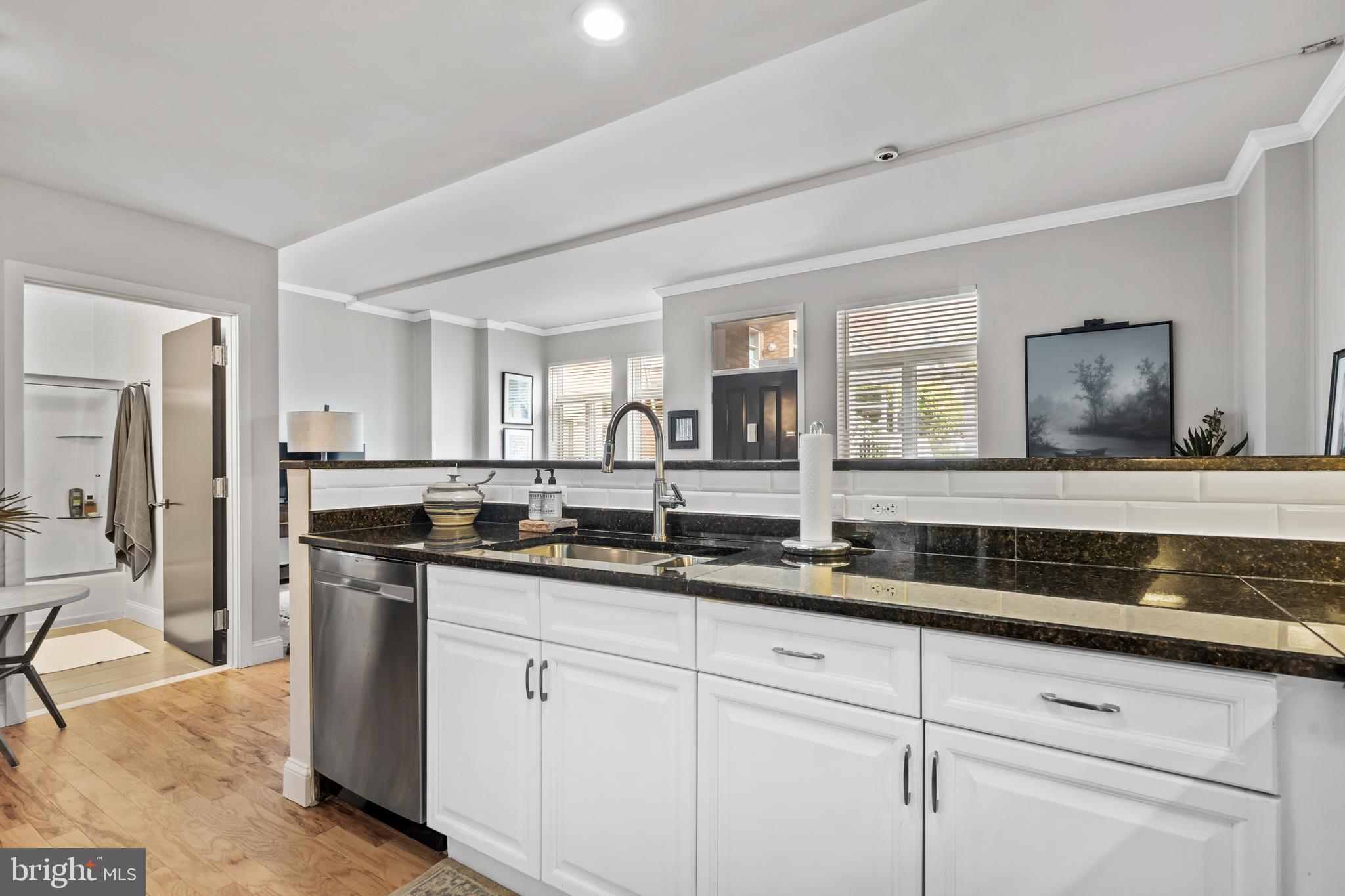 1900 HAMILTON STREET C6