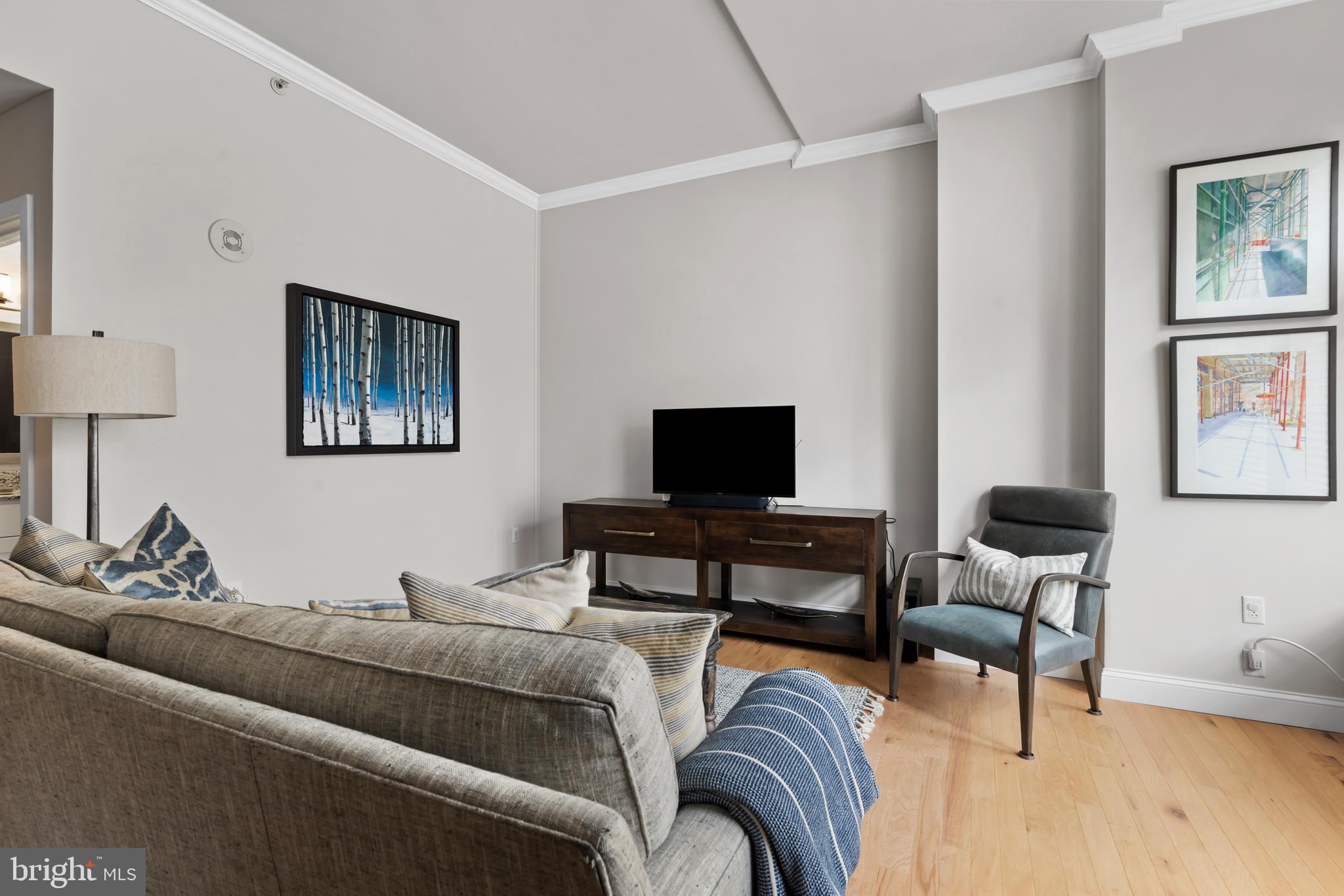 1900 HAMILTON STREET C6