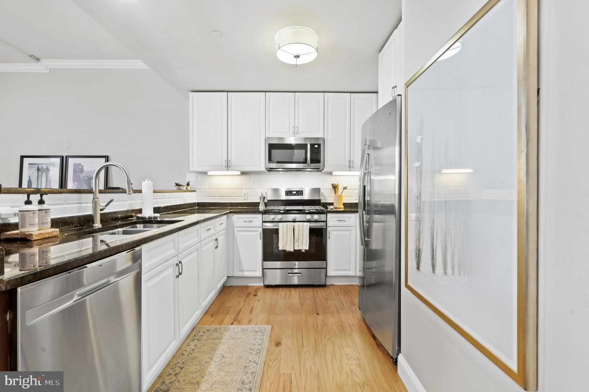 1900 HAMILTON STREET C6