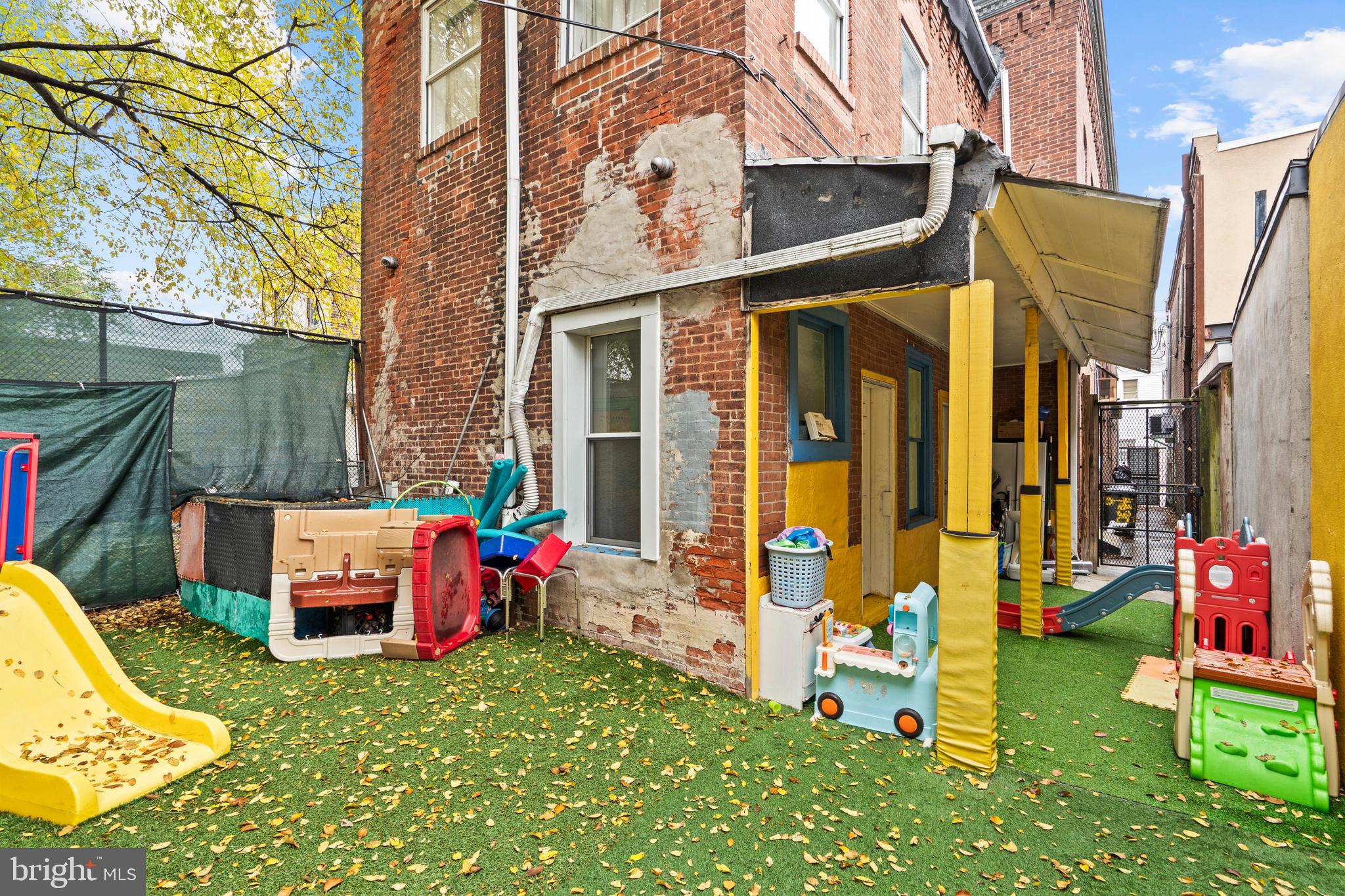 4830 LONGSHORE AVENUE