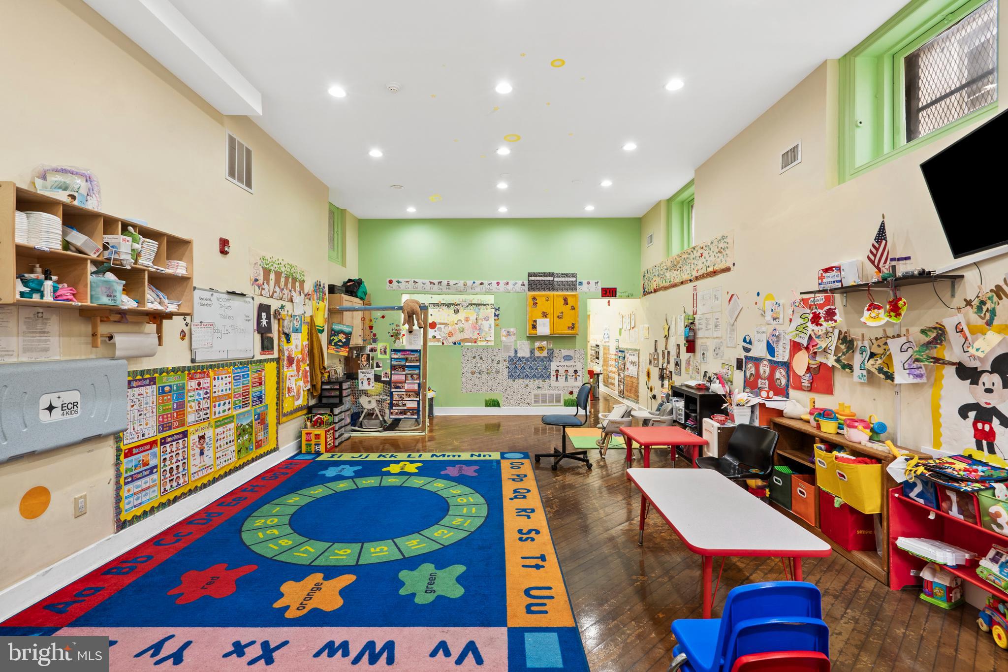 4830 LONGSHORE AVENUE