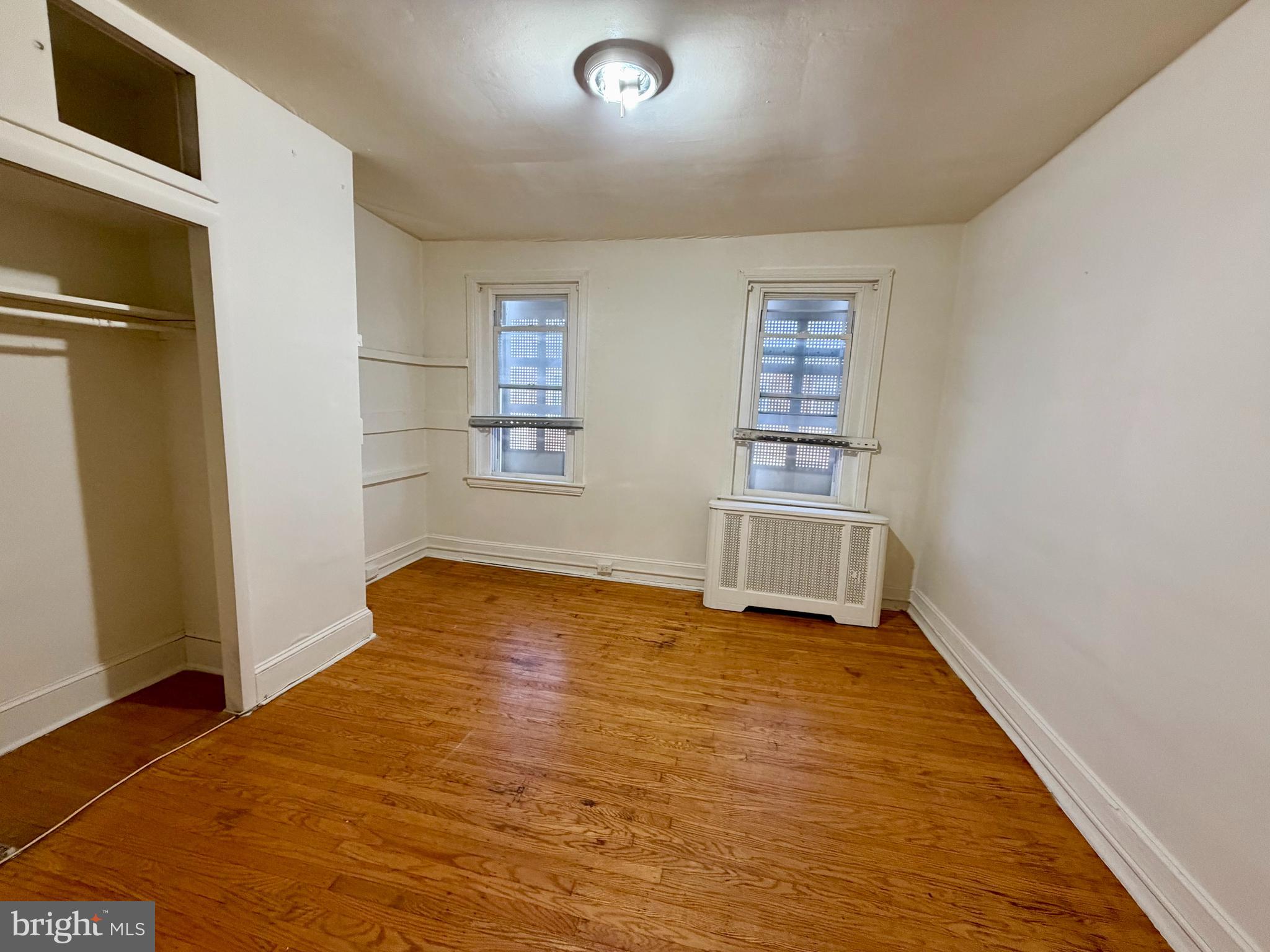 1854 E LIPPINCOTT STREET