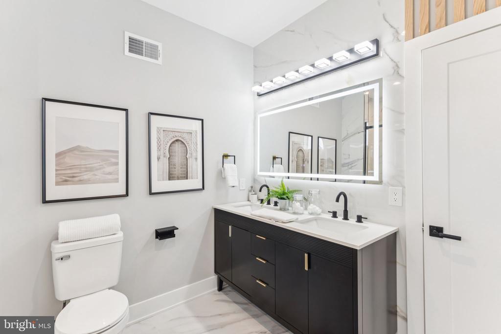 2708 E BIRCH STREET