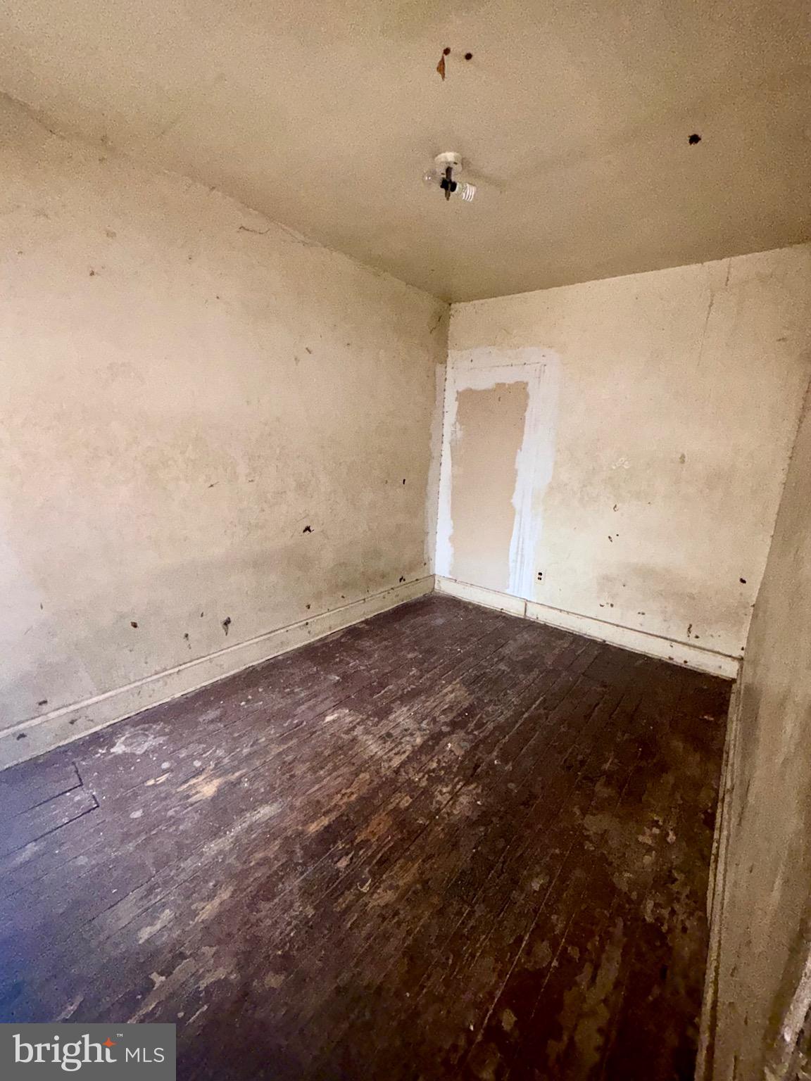 3434 N PALETHORP STREET