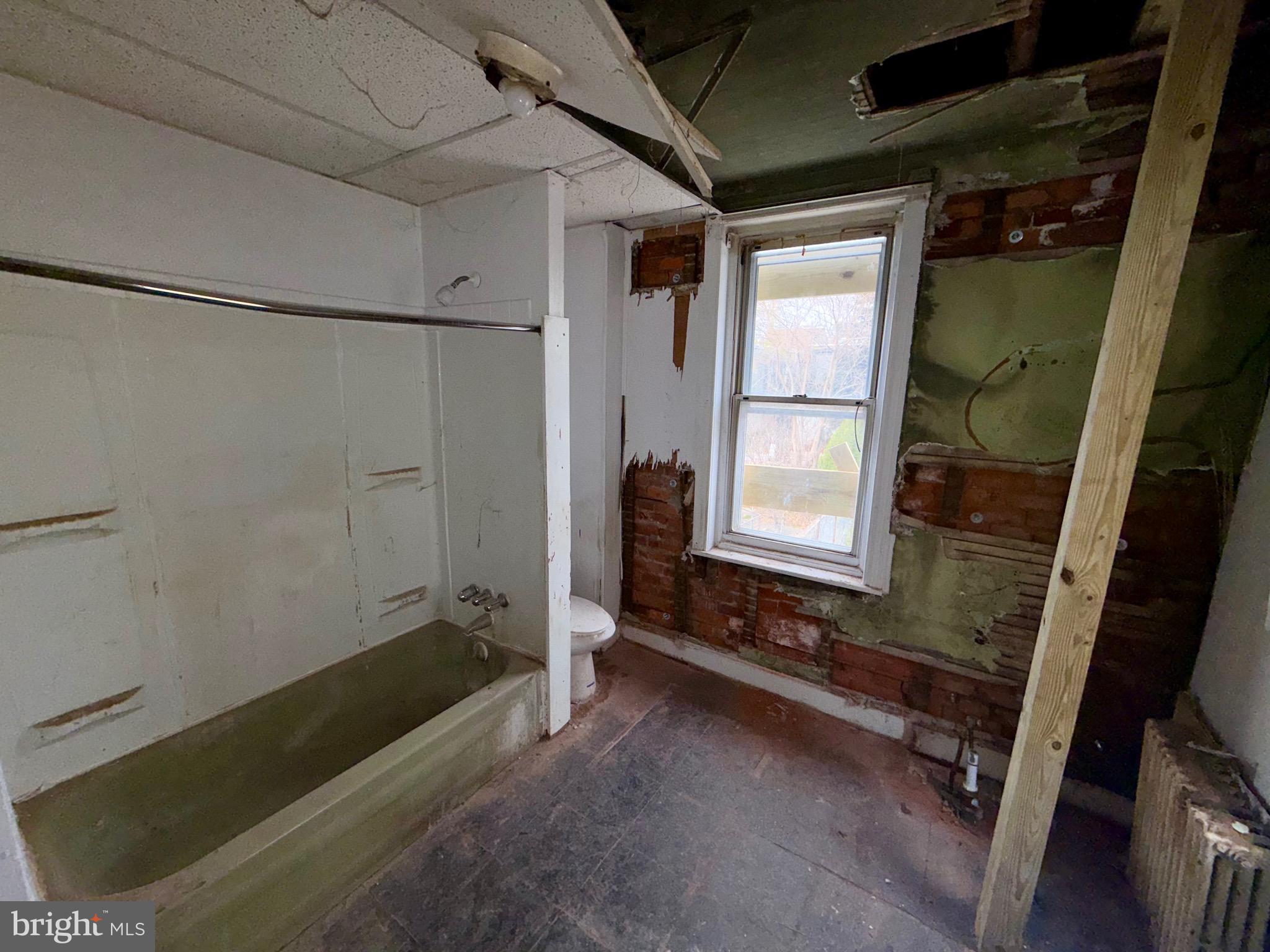 3434 N PALETHORP STREET