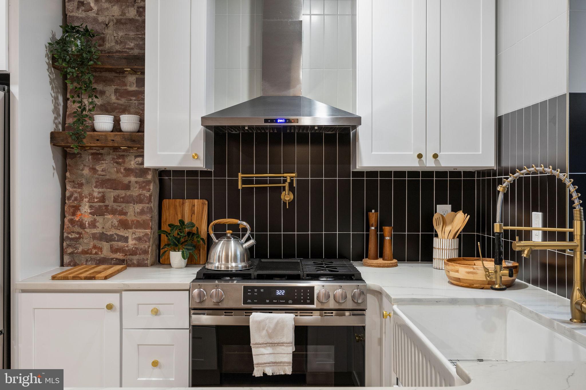 1613 N LAWRENCE STREET