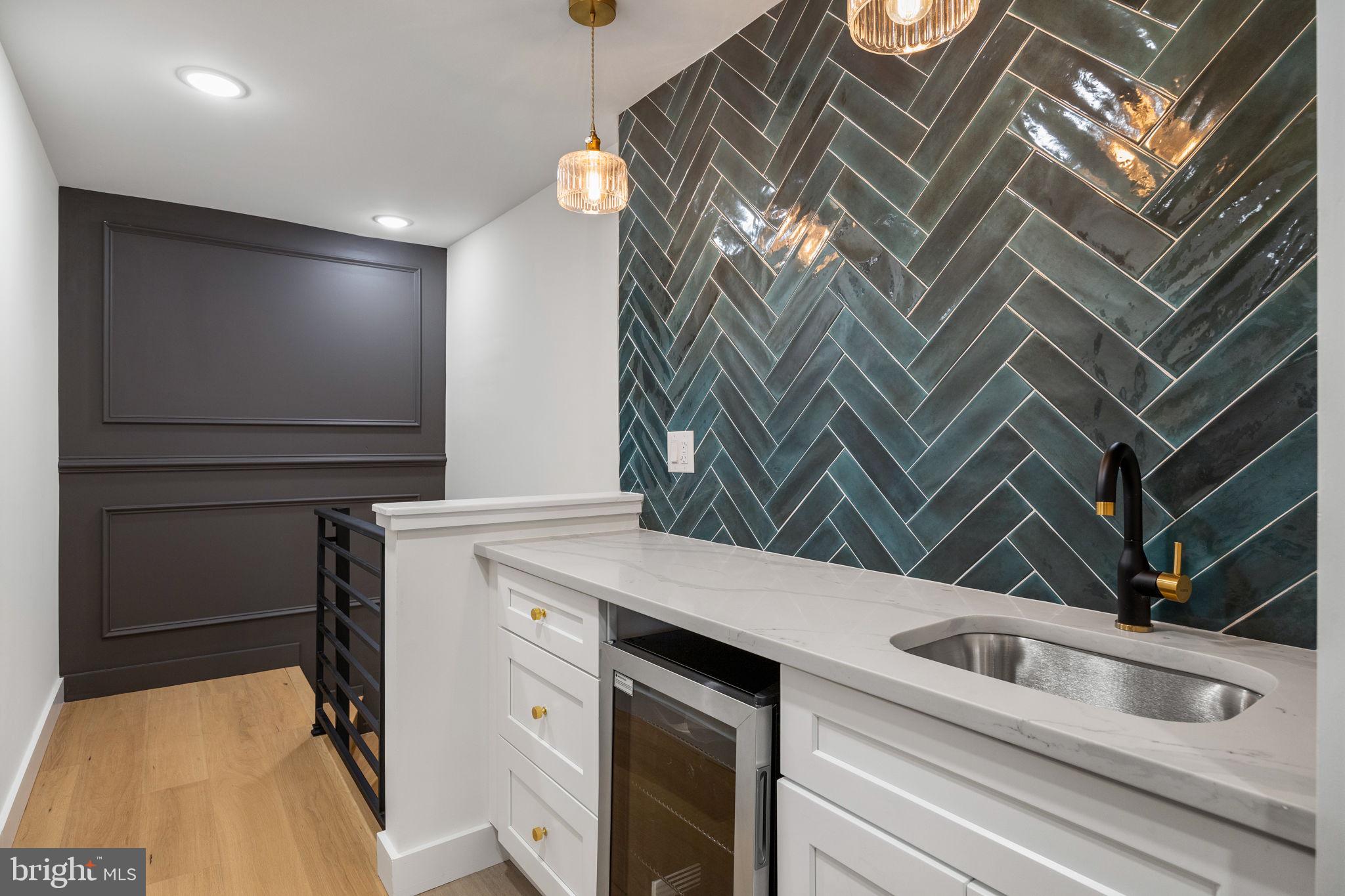 1613 N LAWRENCE STREET