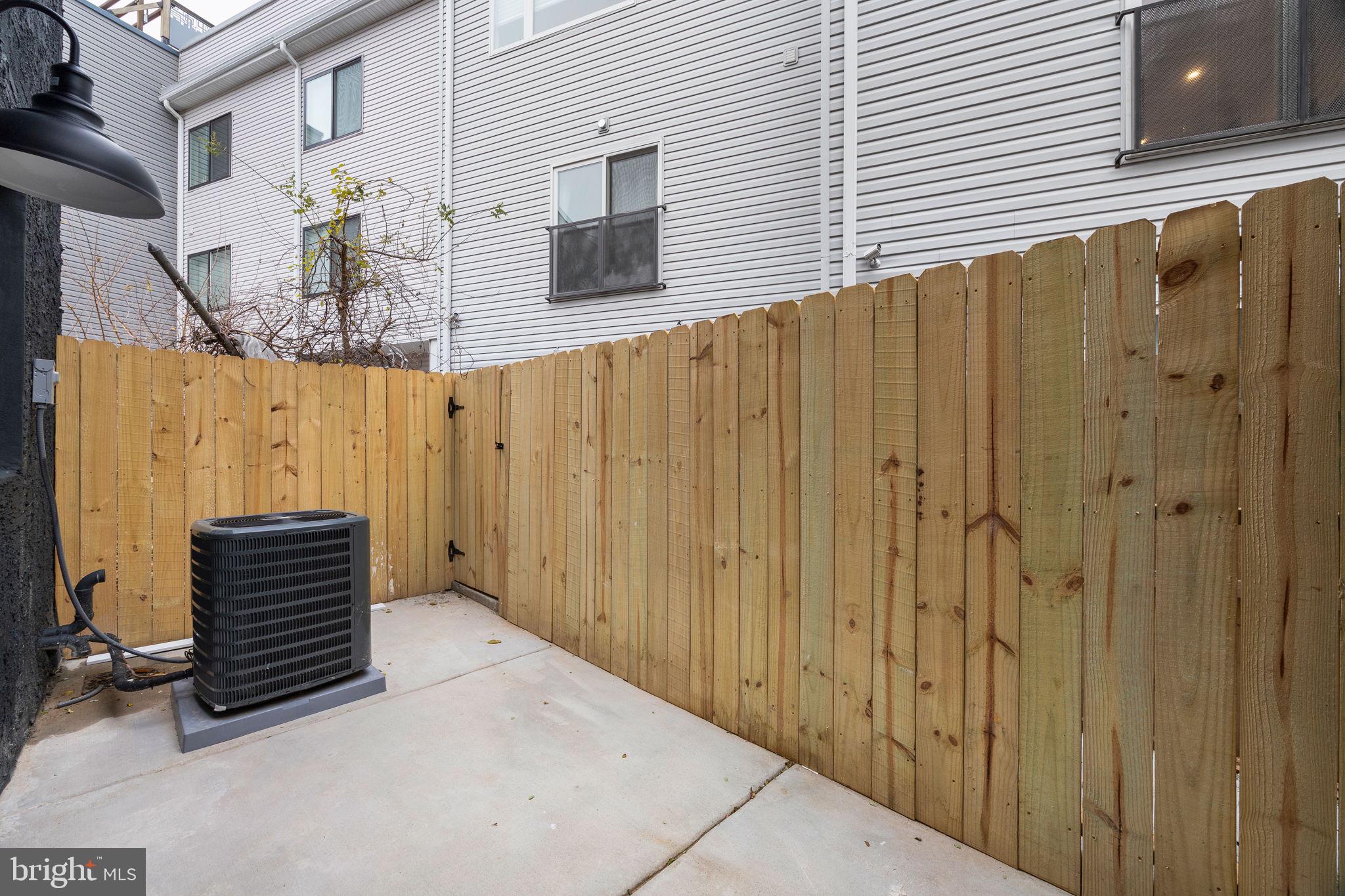 1613 N LAWRENCE STREET