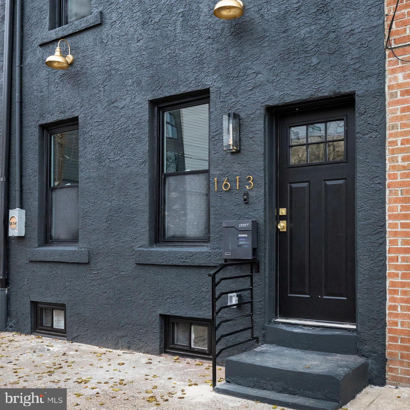 1613 N LAWRENCE STREET
