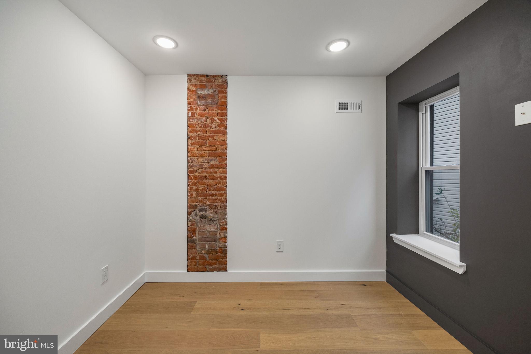 1613 N LAWRENCE STREET