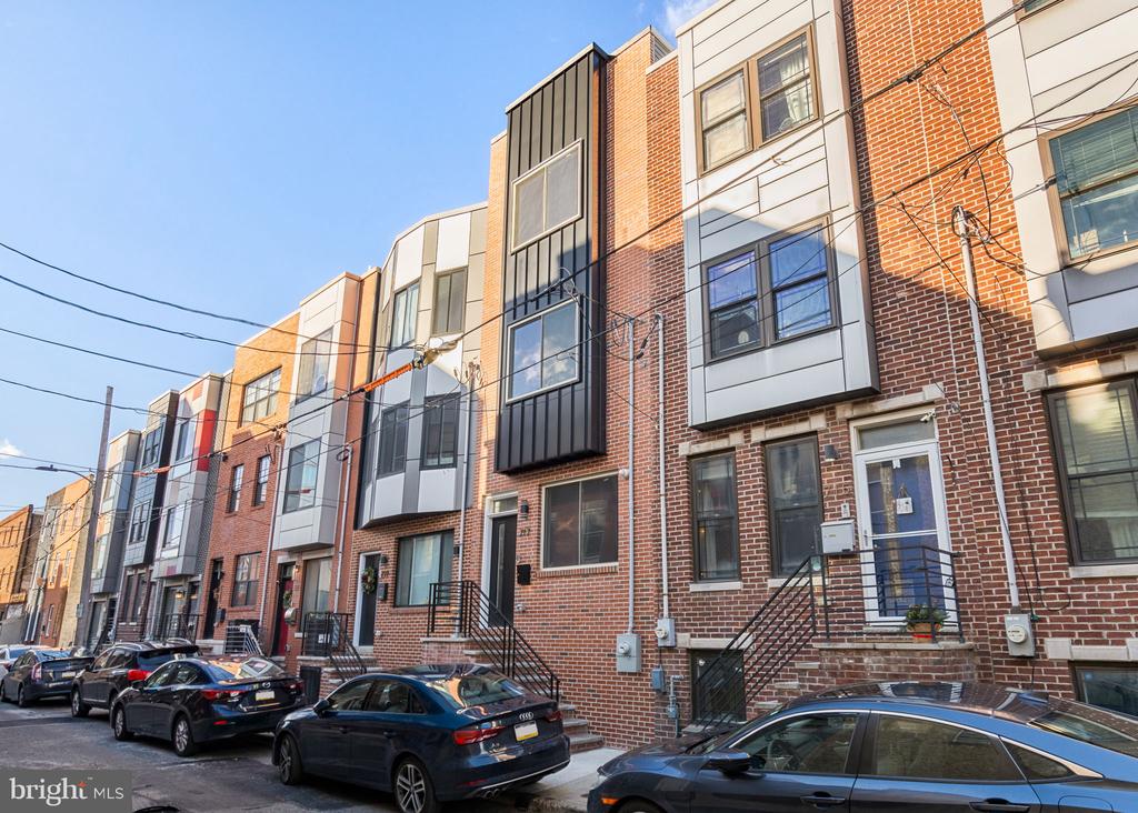 717 MERCY STREET