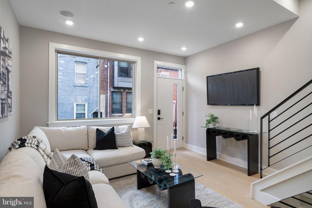 717 MERCY STREET