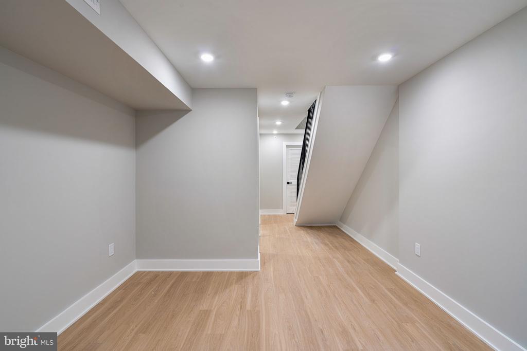 717 MERCY STREET