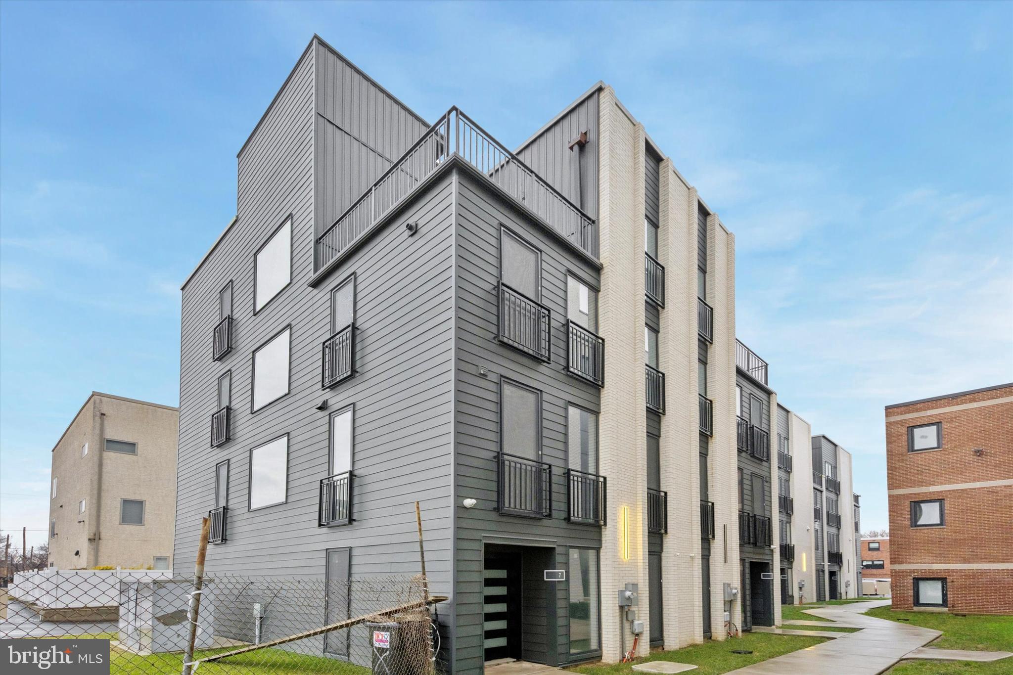 1843 HARTRANFT STREET B102