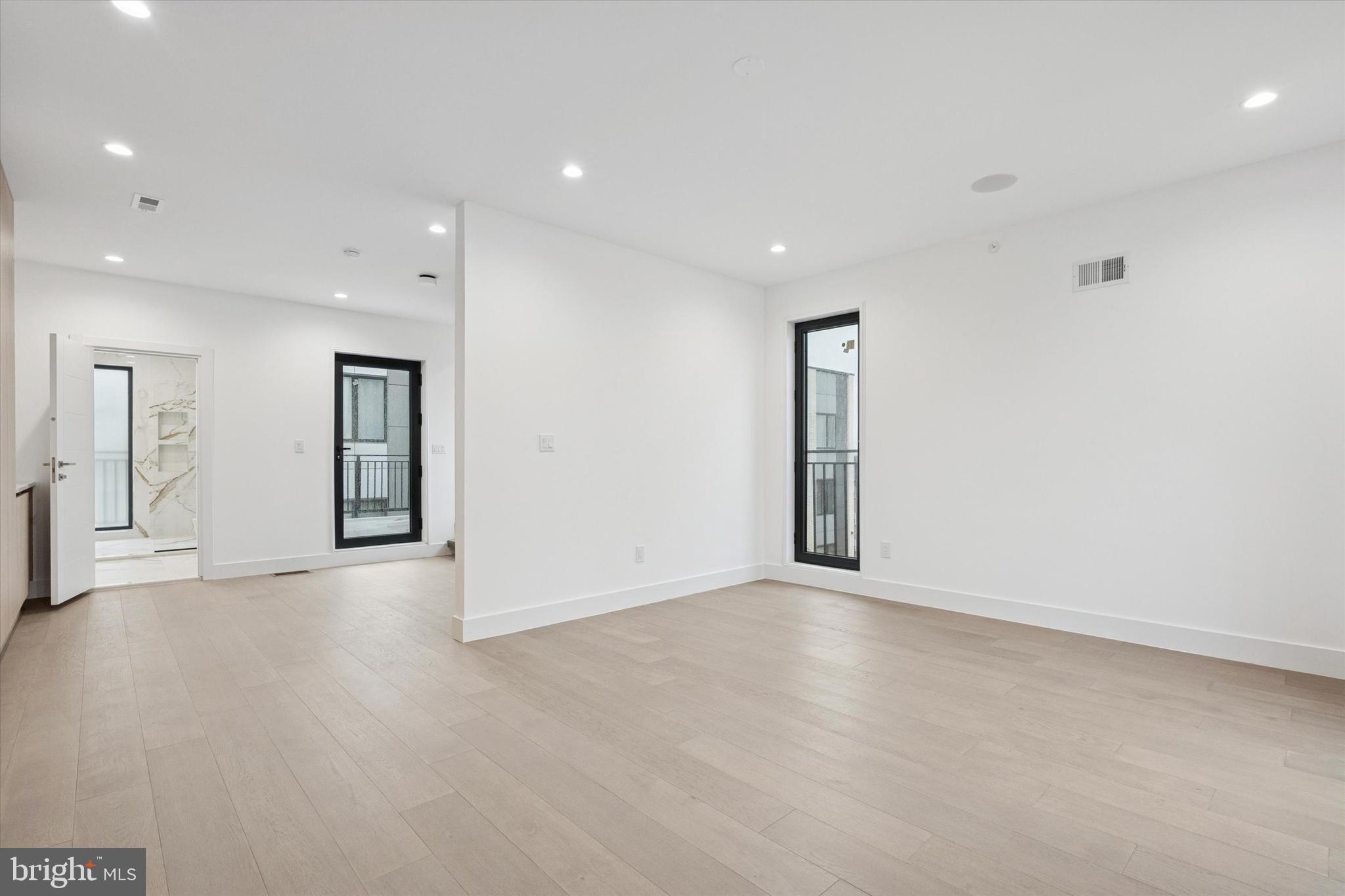 1843 HARTRANFT STREET B102