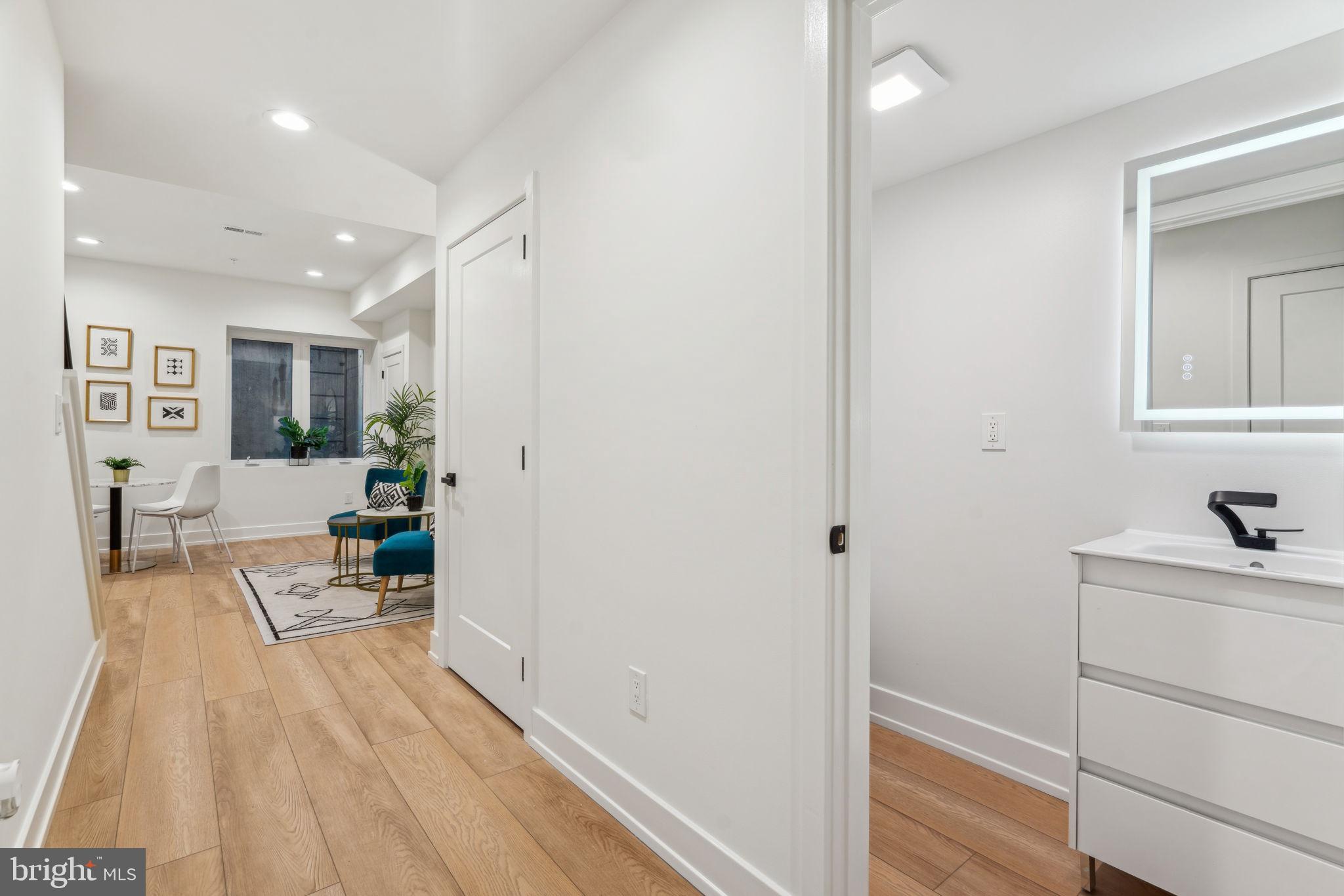 1106 N BODINE STREET