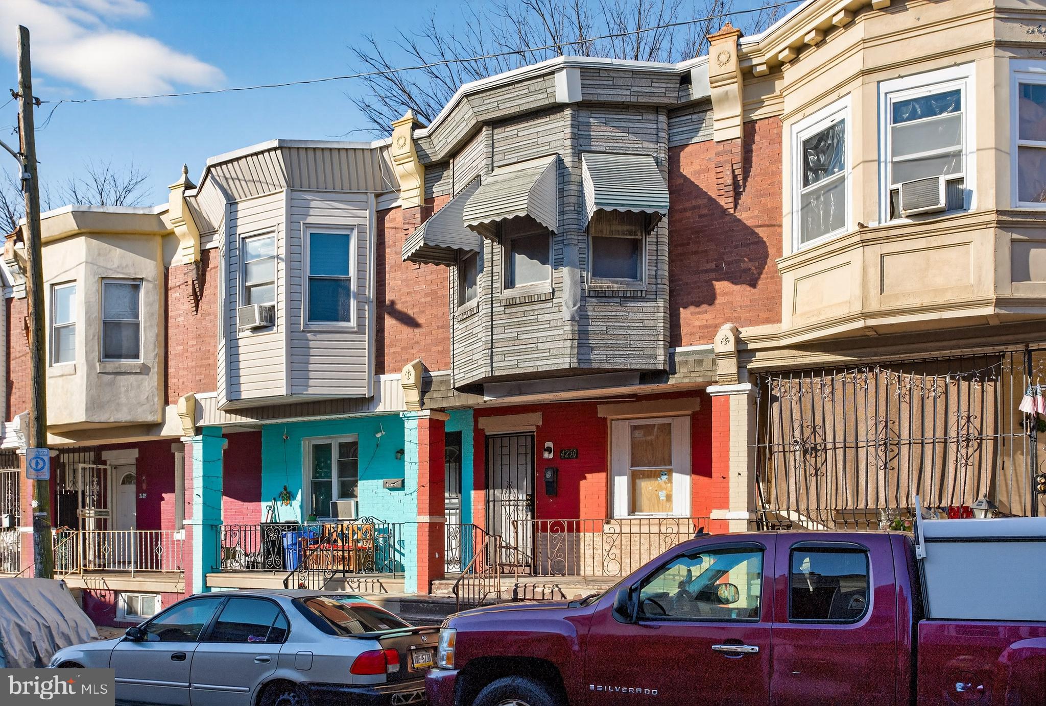 4250 N DARIEN STREET