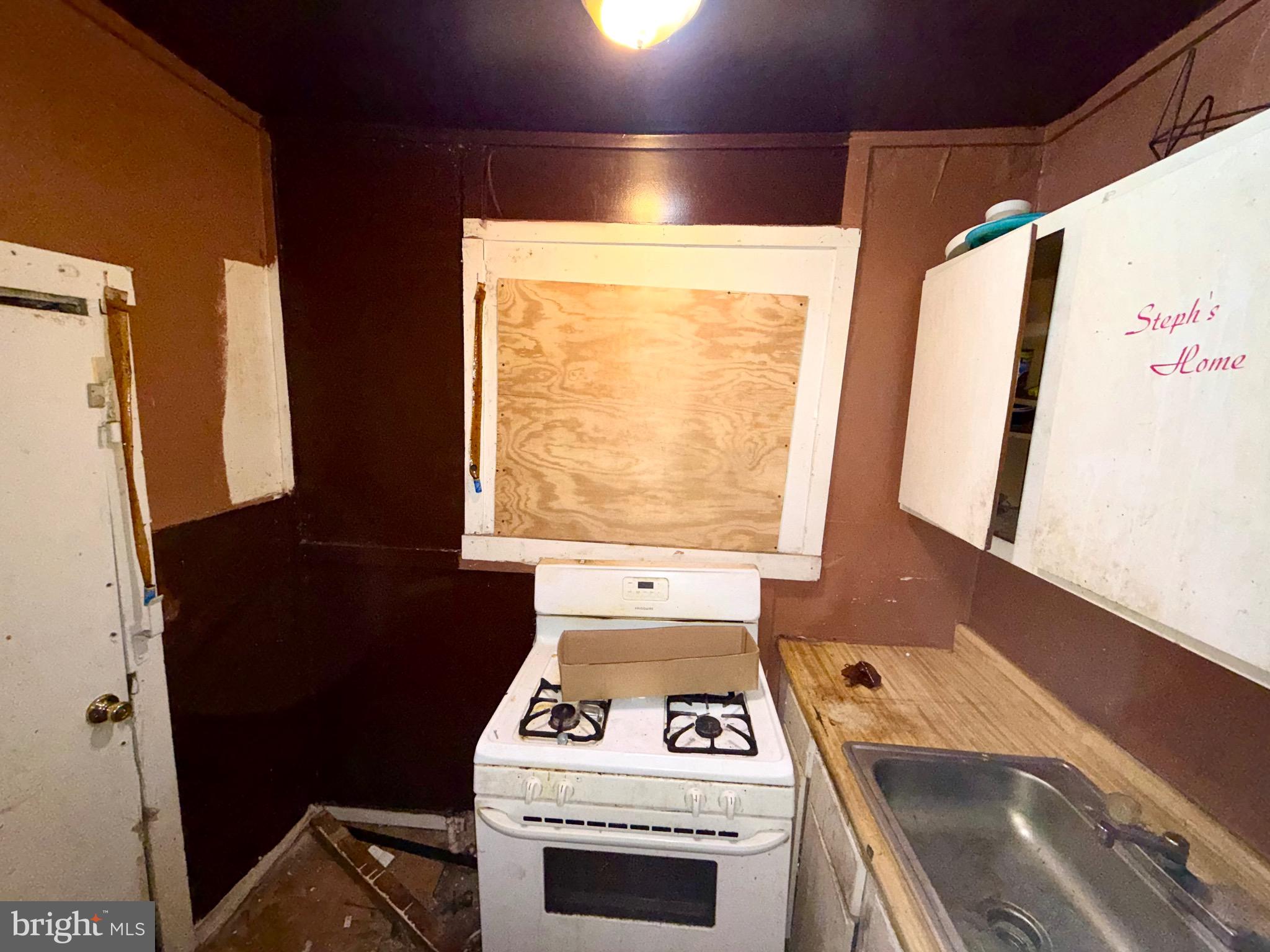 4250 N DARIEN STREET