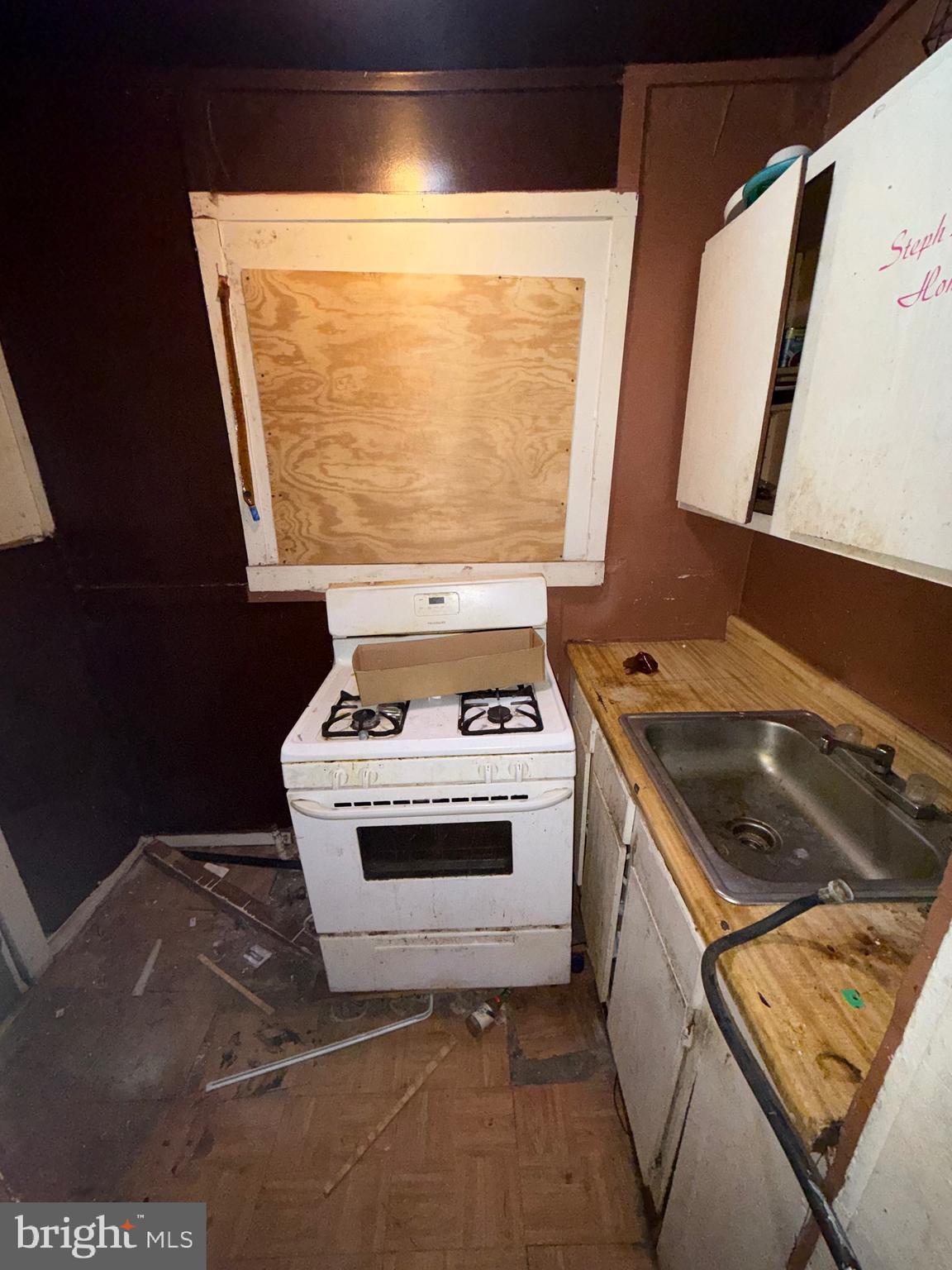 4250 N DARIEN STREET