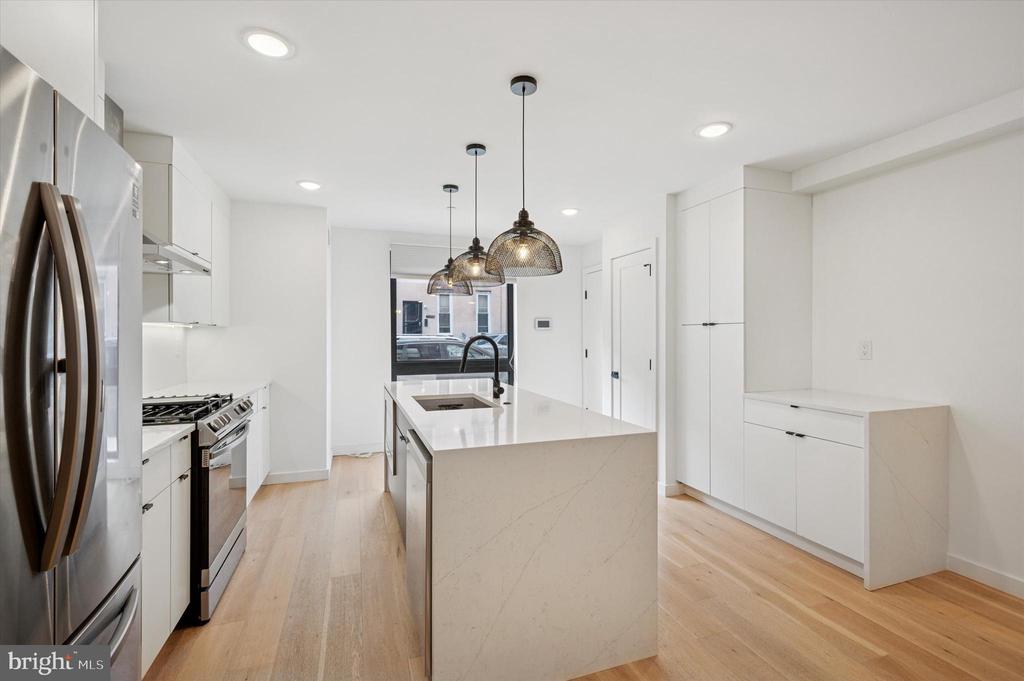 871 N 20TH STREET 1