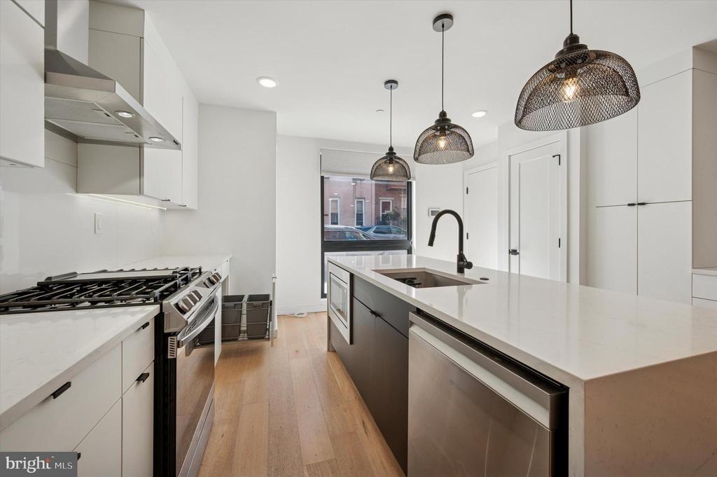 871 N 20TH STREET 1