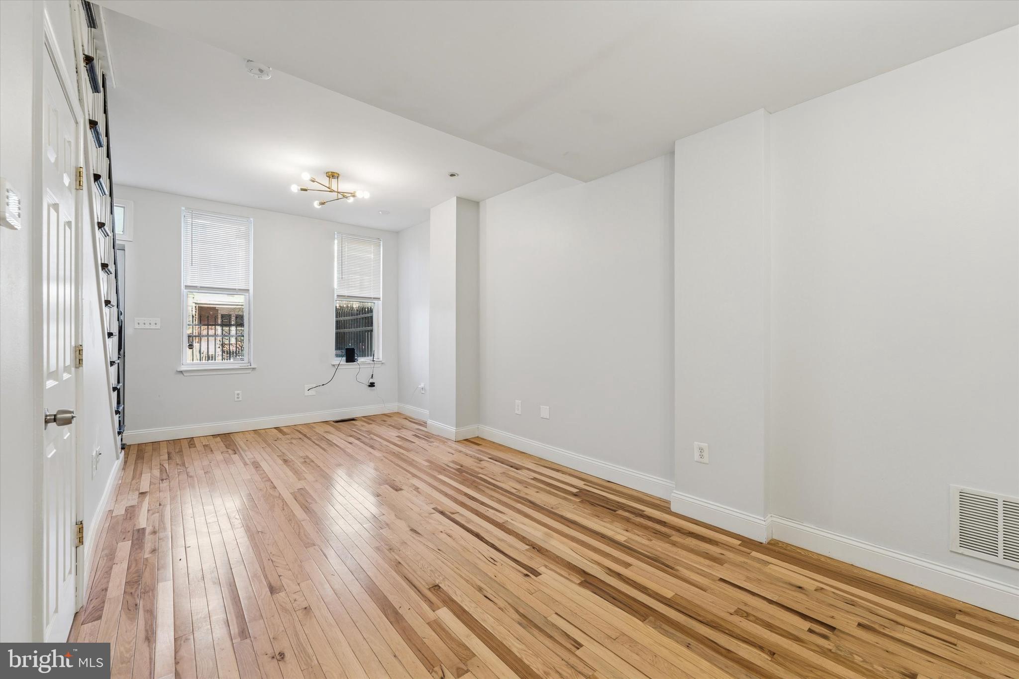 2814 W STILES STREET