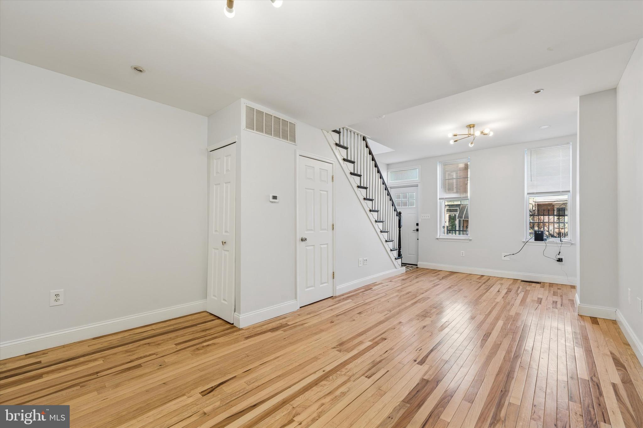 2814 W STILES STREET