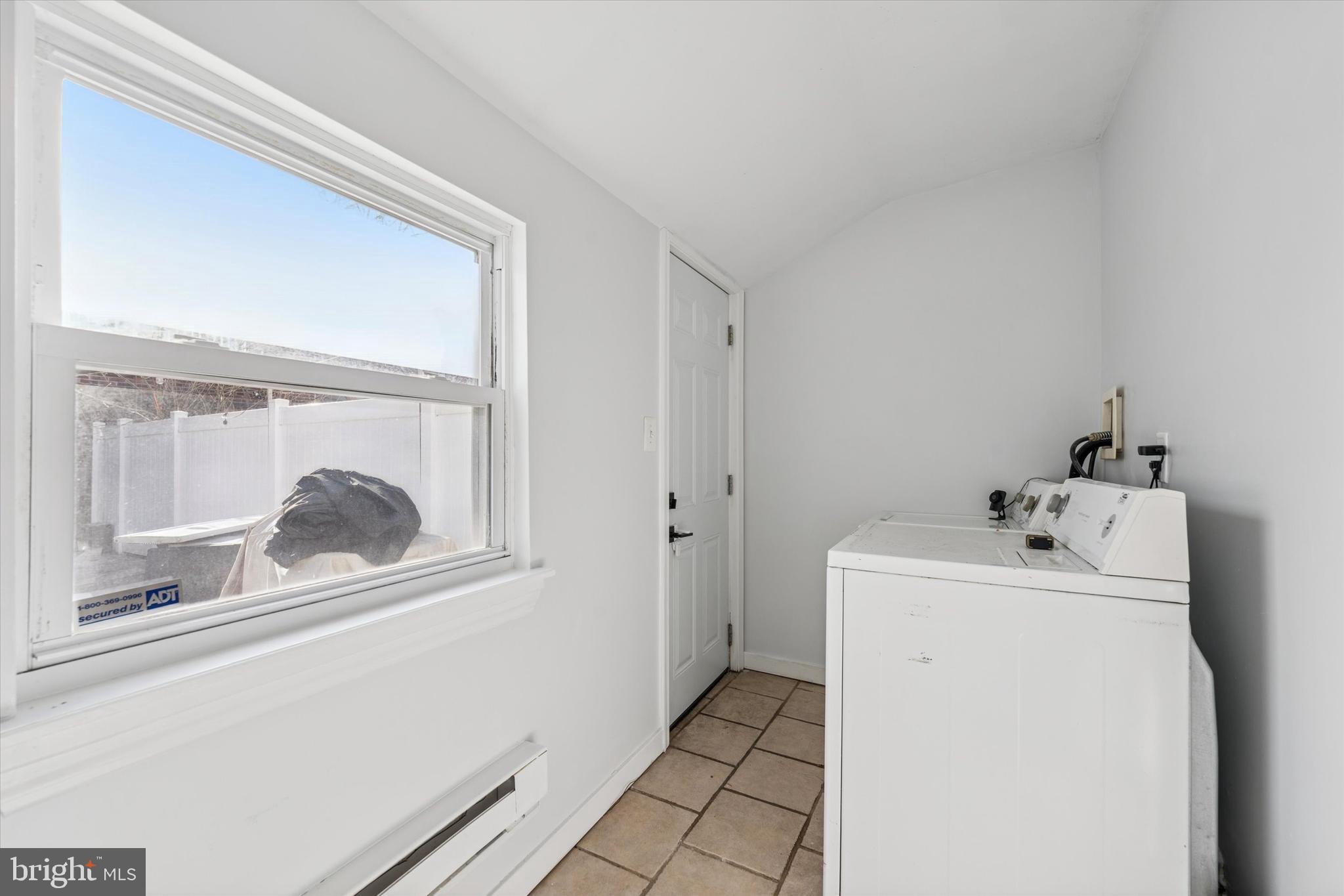 2814 W STILES STREET