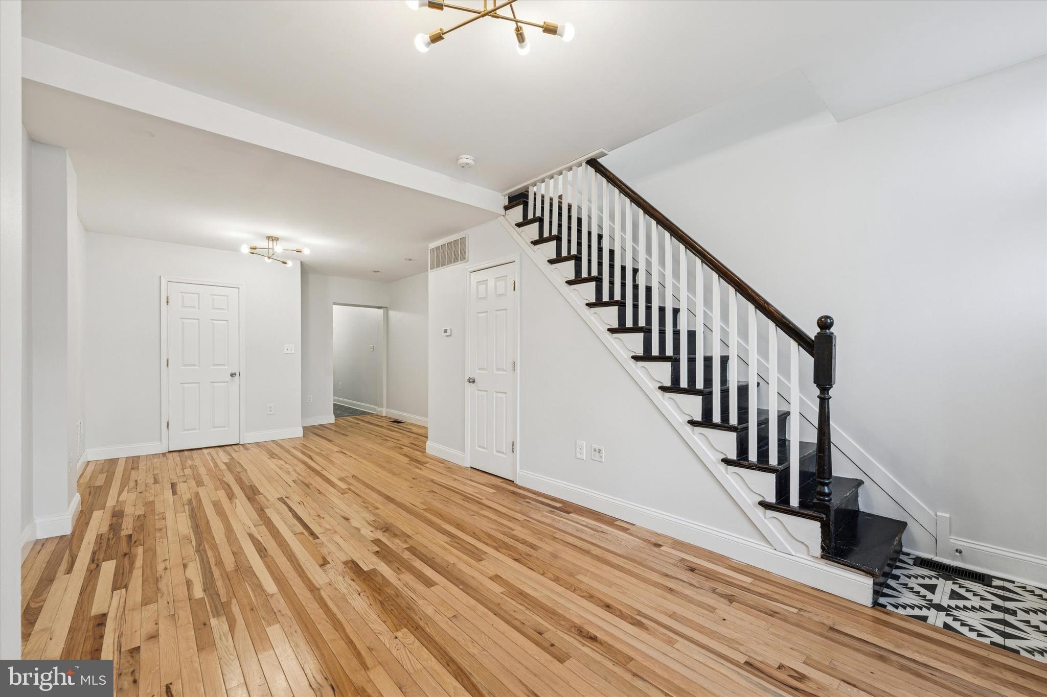 2814 W STILES STREET