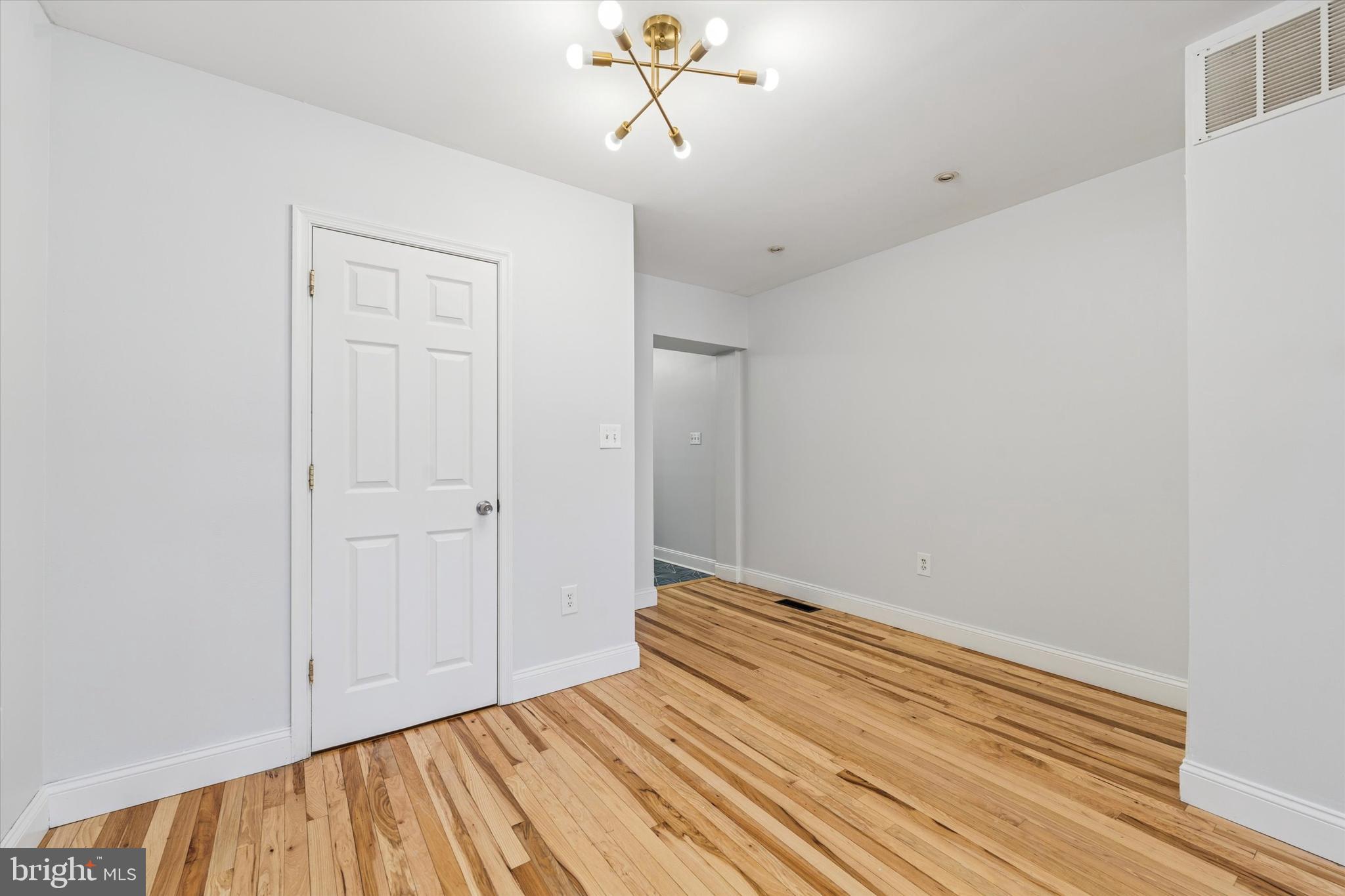 2814 W STILES STREET