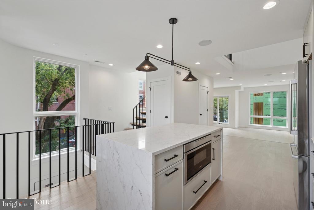 608 N BRENNA WALK