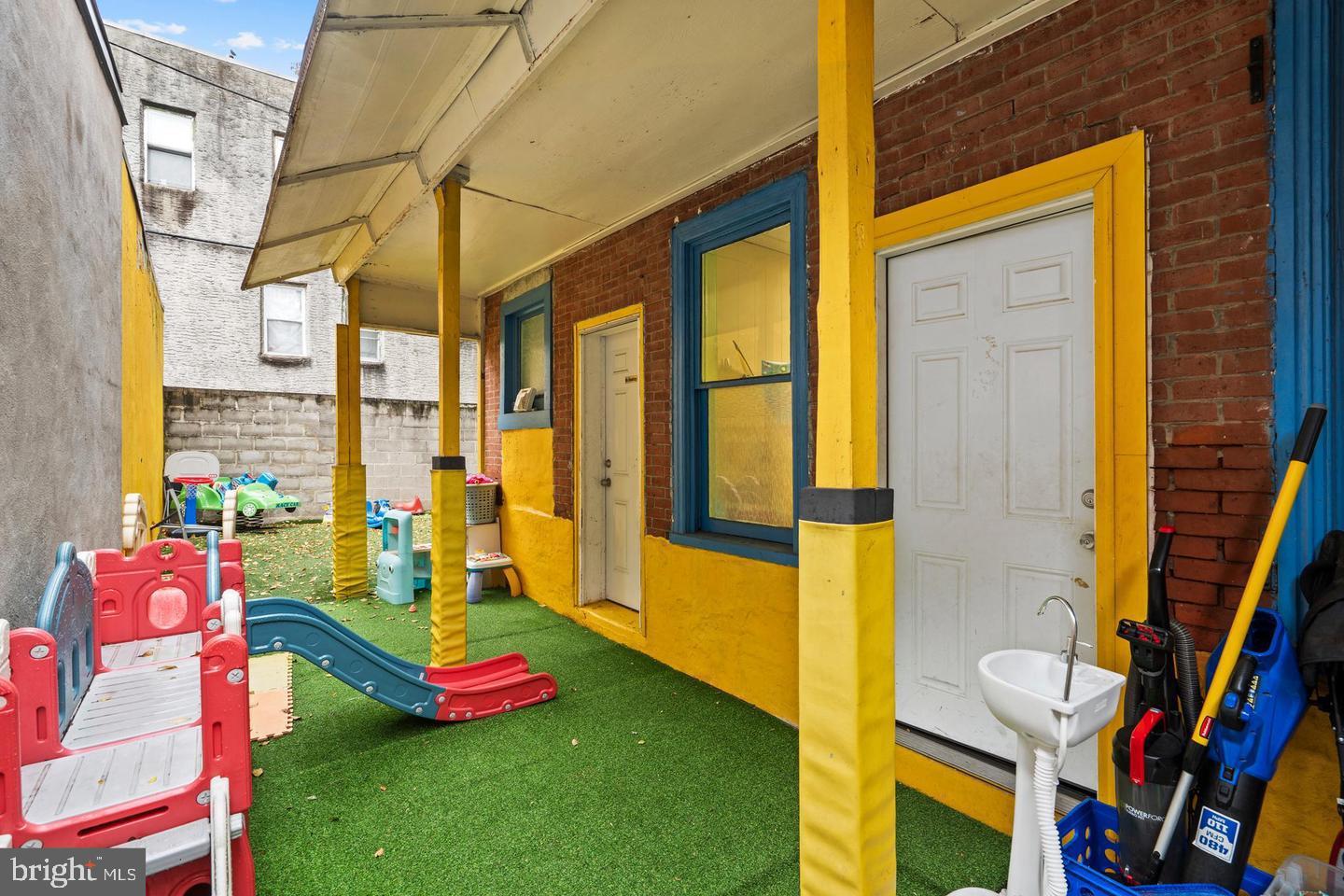 4830 LONGSHORE AVENUE