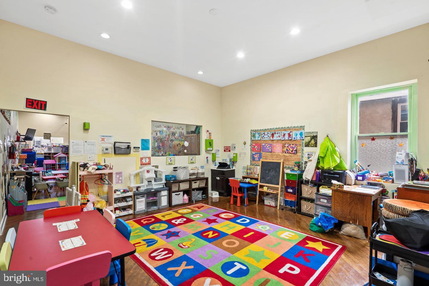 4830 LONGSHORE AVENUE