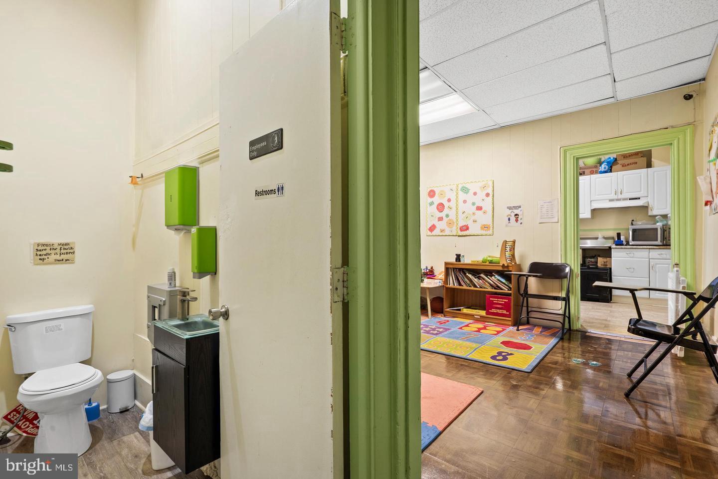 4830 LONGSHORE AVENUE