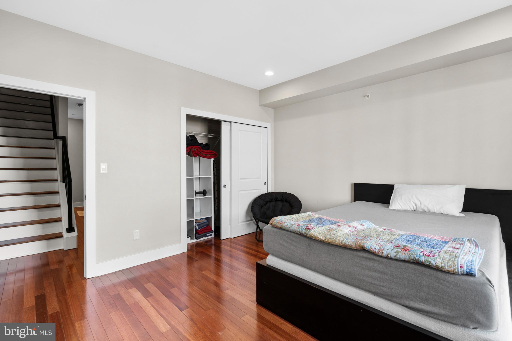 2714 W JEFFERSON STREET