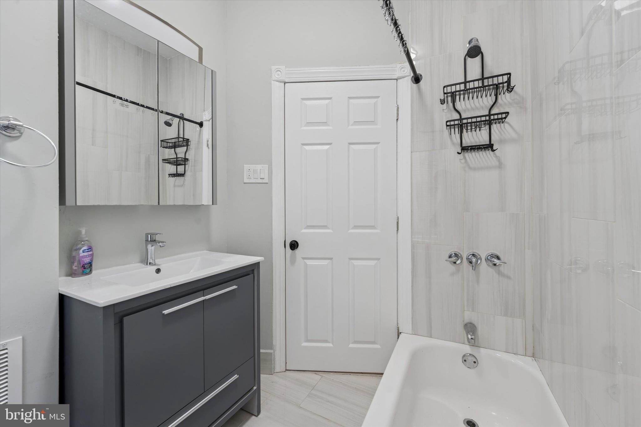 2422 W NORRIS STREET