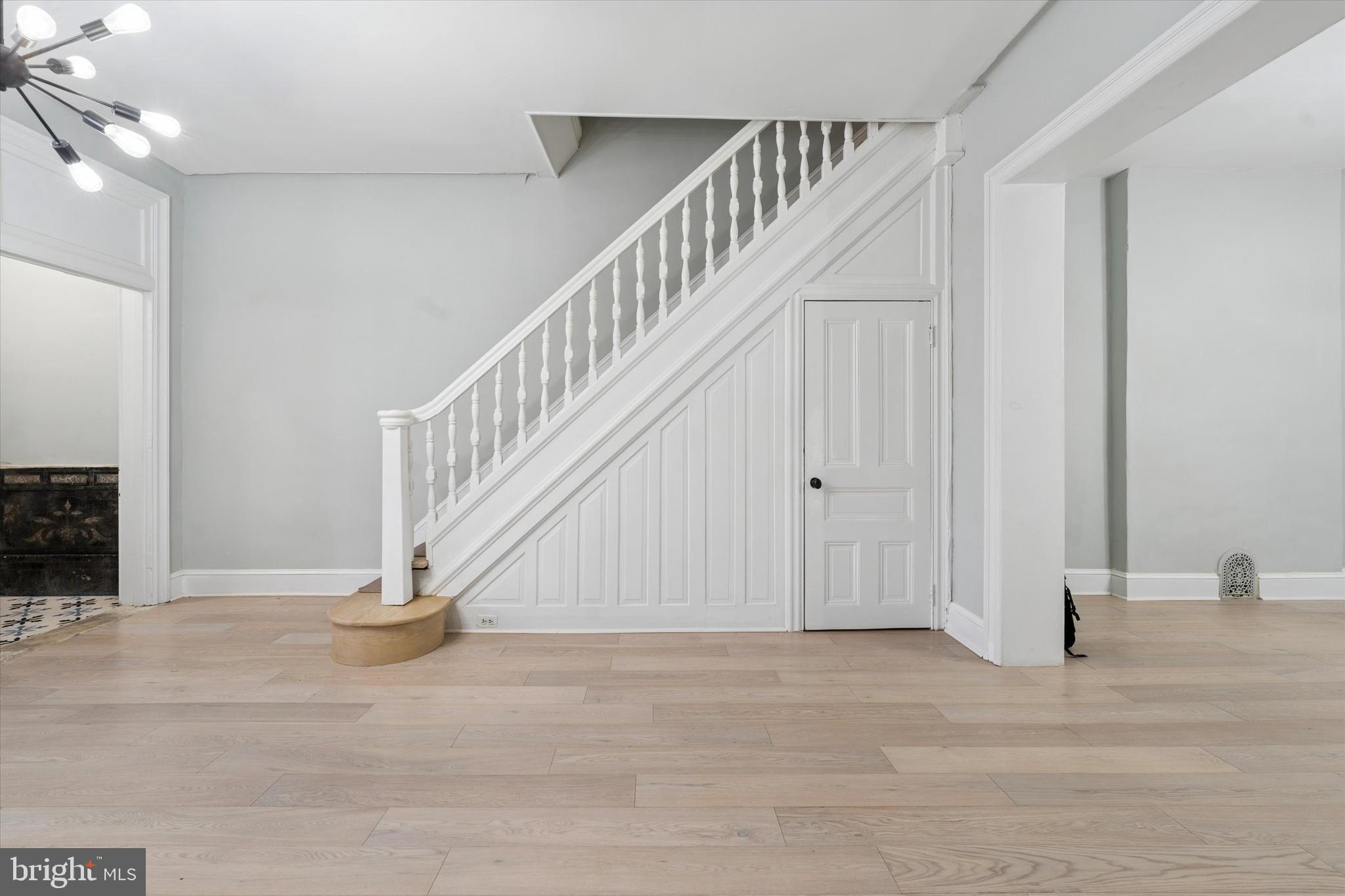 2422 W NORRIS STREET