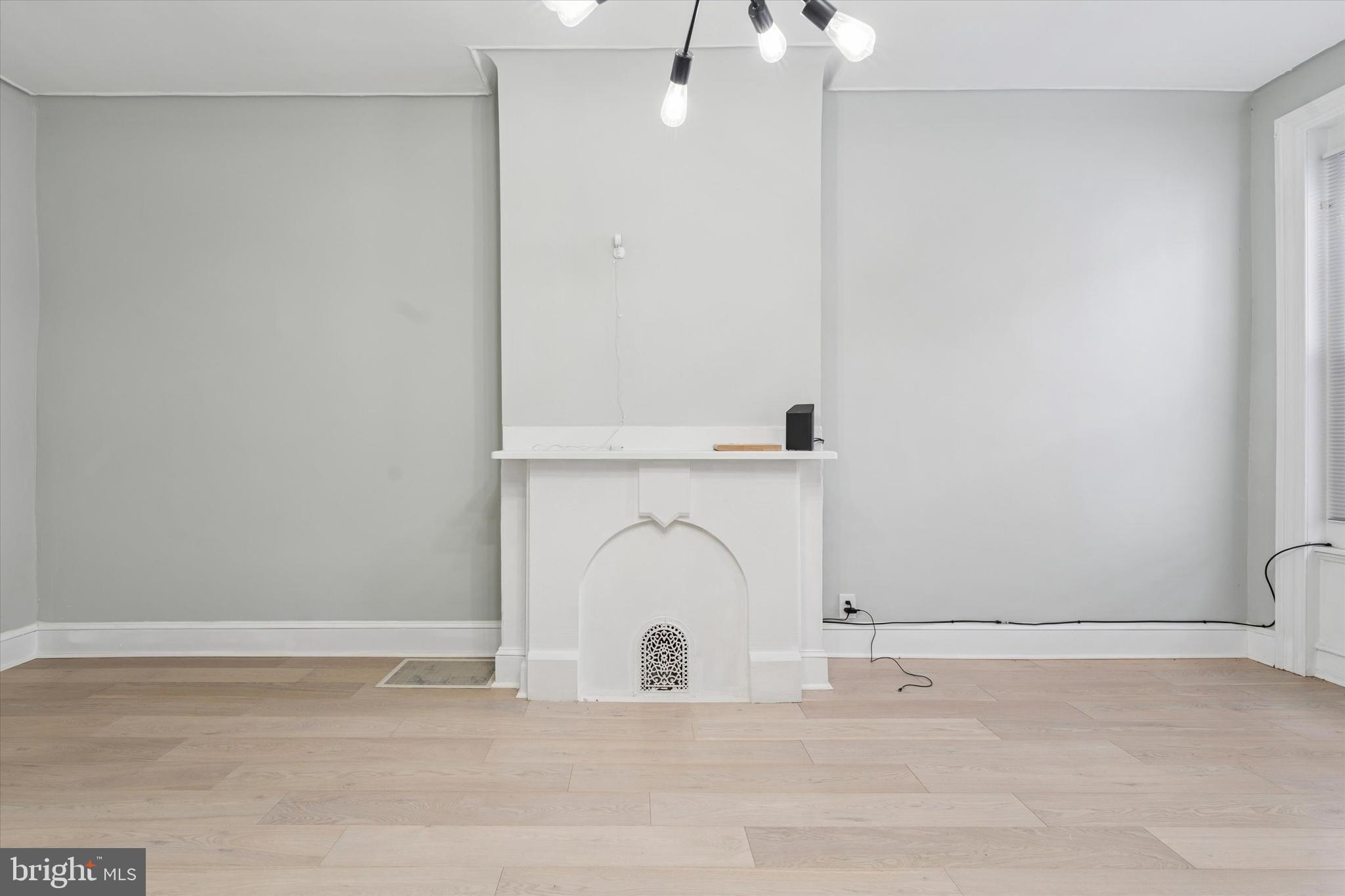 2422 W NORRIS STREET