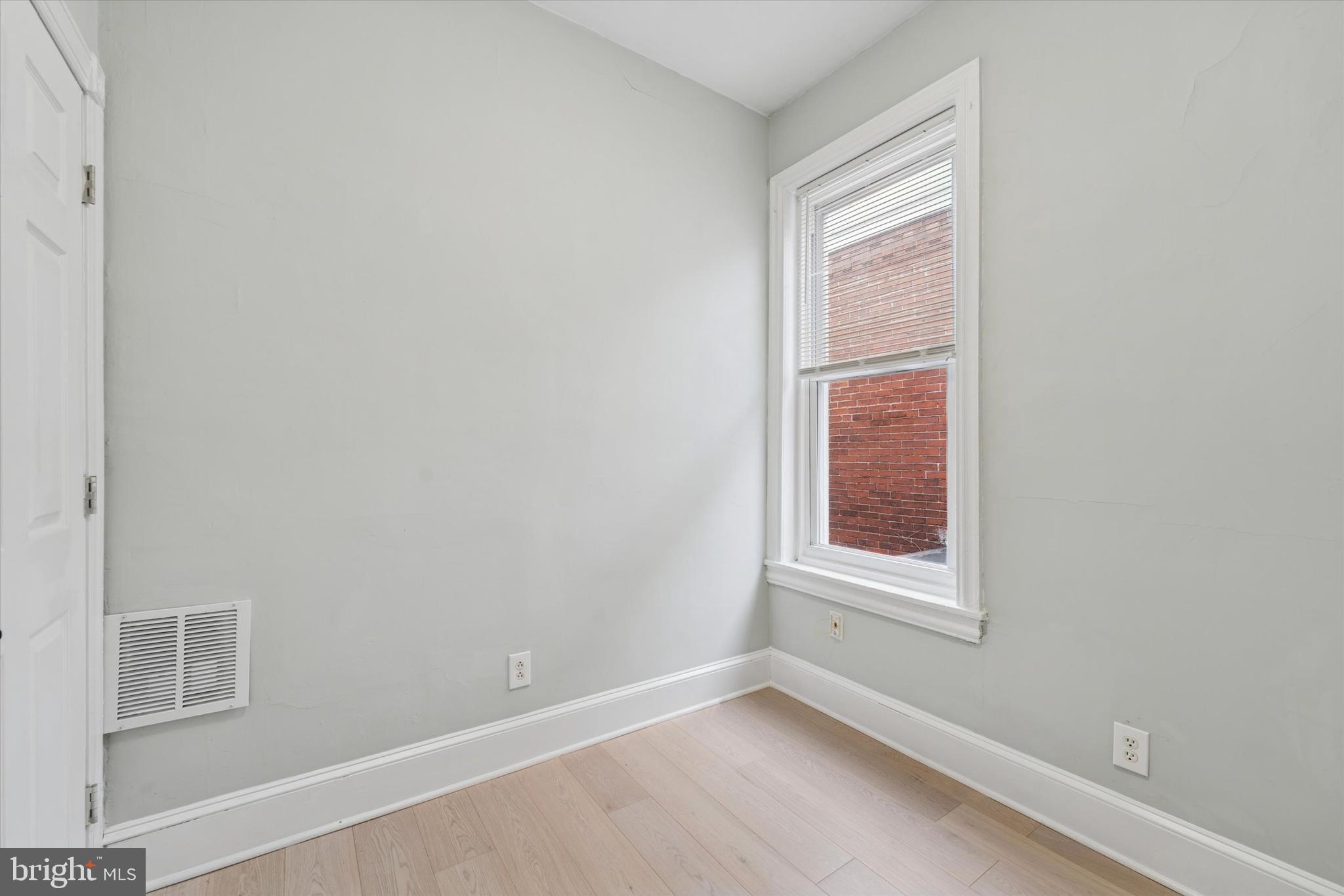 2422 W NORRIS STREET