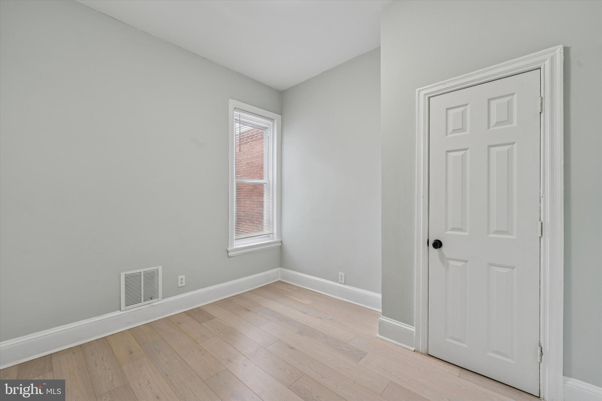 2422 W NORRIS STREET