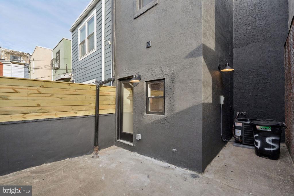 1816 S MOLE STREET