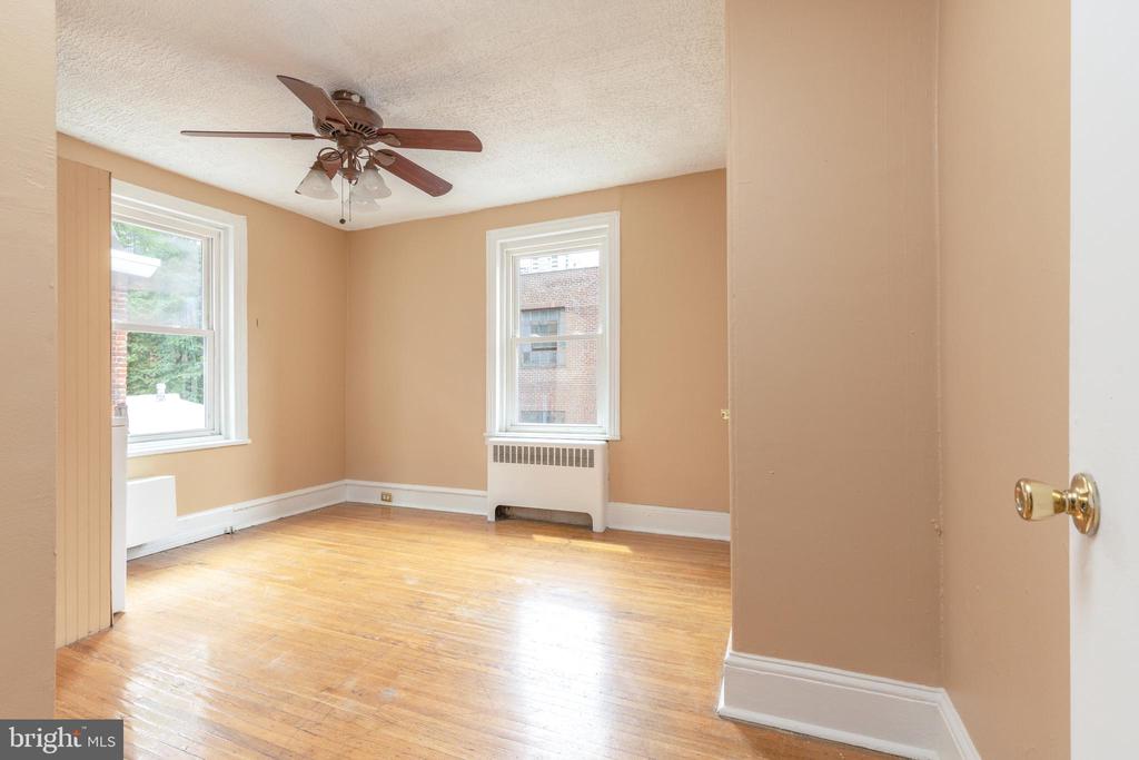 2032 CHESTNUT STREET 3R