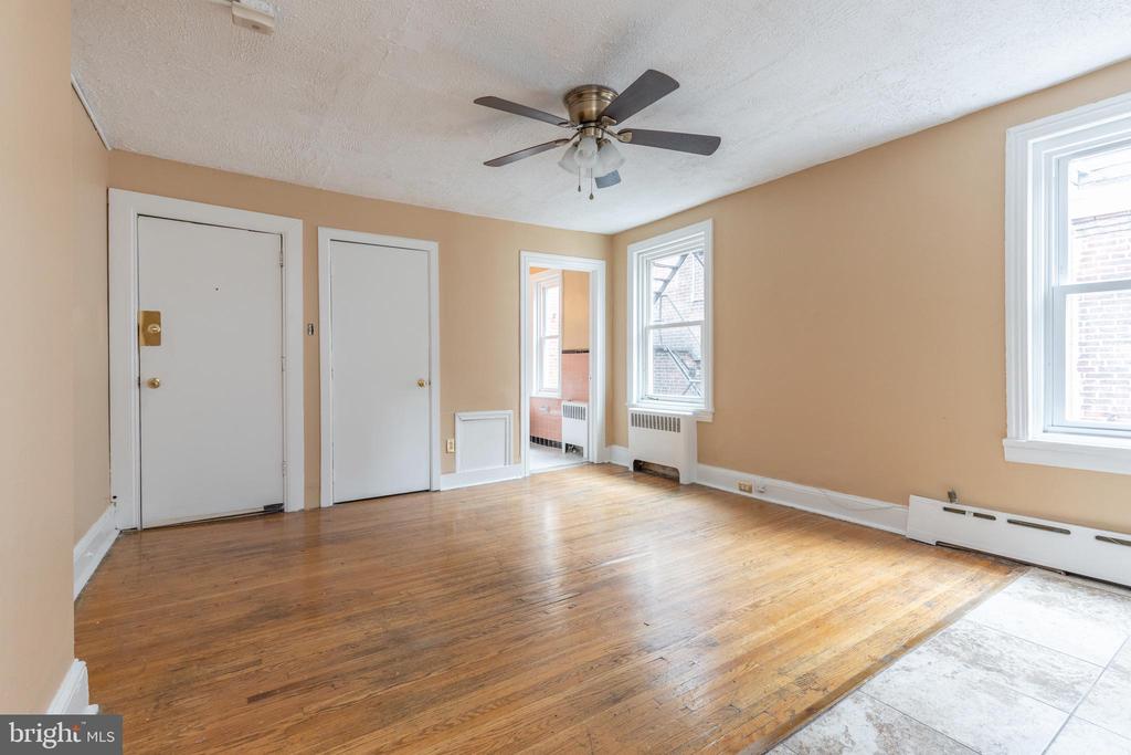 2032 CHESTNUT STREET 3R