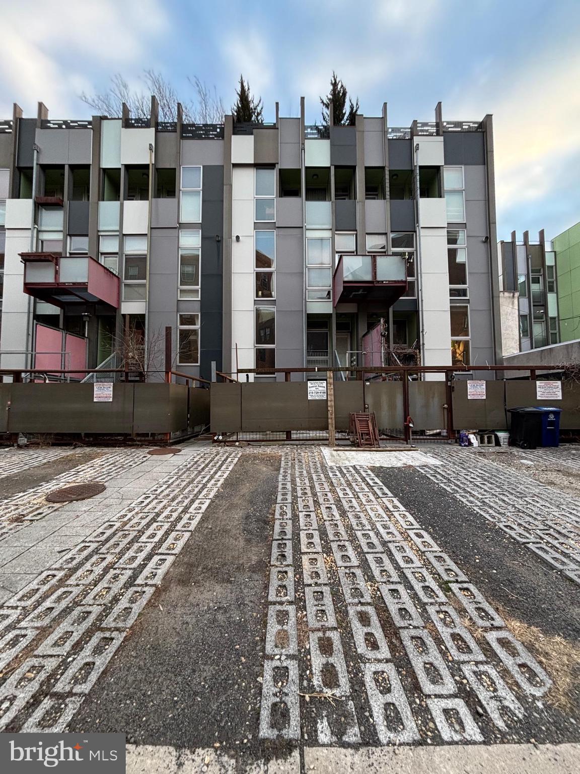 149 W LAUREL STREET B